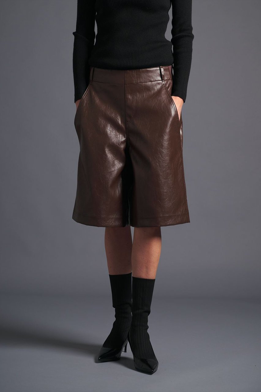 【コグ ザビッグスモーク/COGTHEBIGSMOKE】の【8/1 0:00販売開始】20 MAYA CULOTTES 人気、トレンドファッション・服の通販 founy(ファニー) 　ファッション　Fashion　レディースファッション　Fashion for Women　スカート　Skirts　パンツ　Pants & Trousers　ショートパンツ・ハーフパンツ　High-Waisted & Relaxed Shorts　2025年　2025　2025-2026秋冬・A/W　Autumn/Winter 2025–26 AW25–26　イタリア　Italy　キュロット　Culottes, Wide Shorts　コーティング　Coating, Coated Finish　ショート　Short, Short Length　ポケット　Pocket, Pocket Detail　リアル　Real, Realistic　ワッシャー　Washer, Crinkled Finish　A/W・秋冬　Autumn/Winter　other-6|ID: prp329100004625462 ipo3291000000033230526