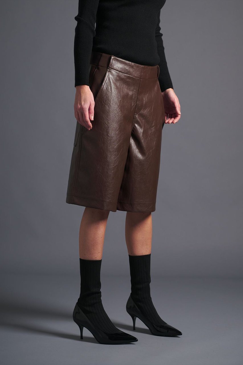 【コグ ザビッグスモーク/COGTHEBIGSMOKE】の【8/1 0:00販売開始】20 MAYA CULOTTES 人気、トレンドファッション・服の通販 founy(ファニー) 　ファッション　Fashion　レディースファッション　Fashion for Women　スカート　Skirts　パンツ　Pants & Trousers　ショートパンツ・ハーフパンツ　High-Waisted & Relaxed Shorts　2025年　2025　2025-2026秋冬・A/W　Autumn/Winter 2025–26 AW25–26　イタリア　Italy　キュロット　Culottes, Wide Shorts　コーティング　Coating, Coated Finish　ショート　Short, Short Length　ポケット　Pocket, Pocket Detail　リアル　Real, Realistic　ワッシャー　Washer, Crinkled Finish　A/W・秋冬　Autumn/Winter　other-7|ID: prp329100004625462 ipo3291000000033230527