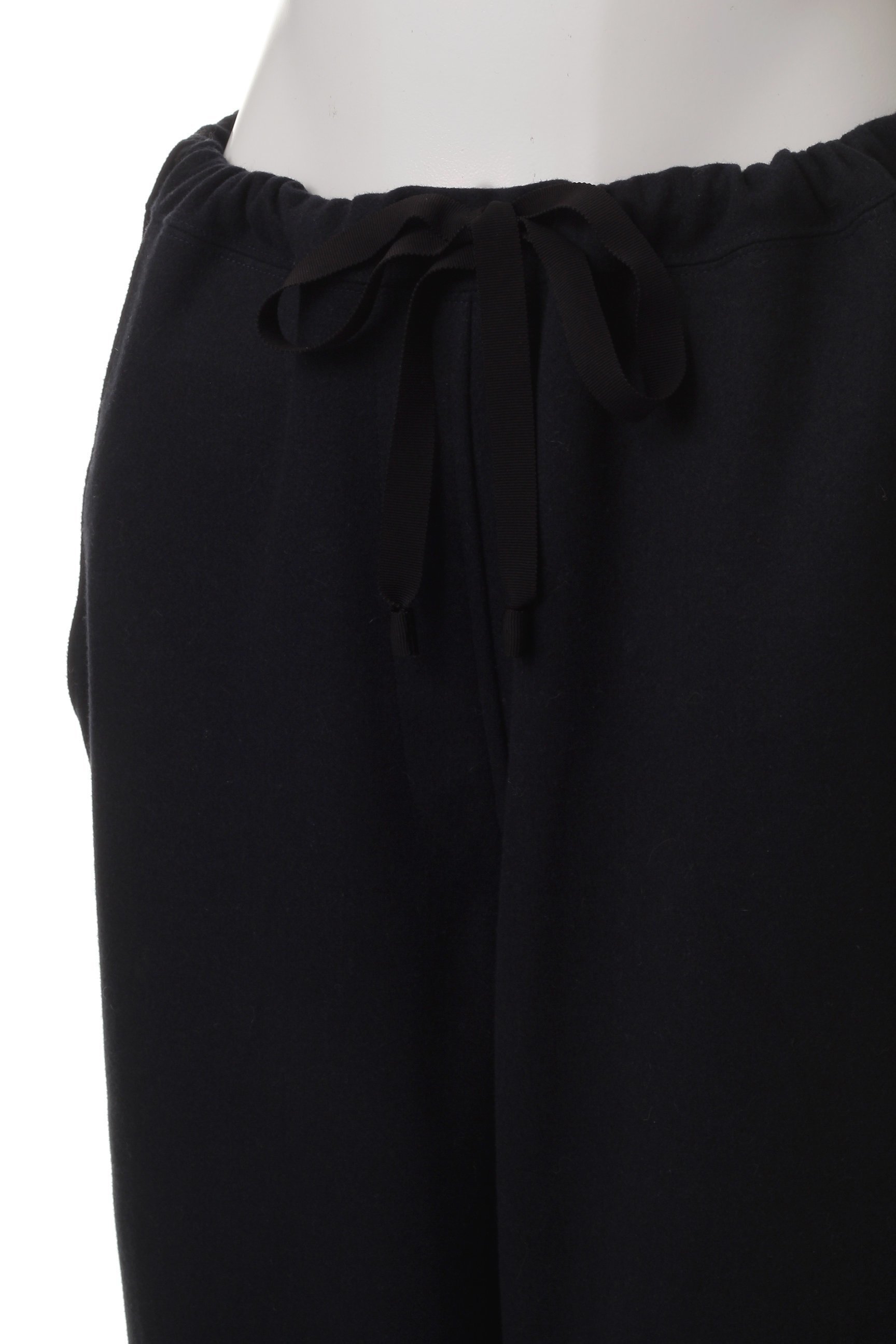 【コグ ザビッグスモーク/COGTHEBIGSMOKE】の【8/1 0:00販売開始】25 MERCY BARREL TROUSERS 人気、トレンドファッション・服の通販 founy(ファニー) 　ファッション　Fashion　レディースファッション　Fashion for Women　パンツ　Pants & Trousers　2025年　2025　2025-2026秋冬・A/W　Autumn/Winter 2025–26 AW25–26　カッティング　Cutting Detail　ドローストリング　Drawstring, Pull Cord　ポケット　Pocket, Pocket Detail　エレガント 上品　Elegant　A/W・秋冬　Autumn/Winter　other-5|ID: prp329100004625469 ipo3291000000033230598