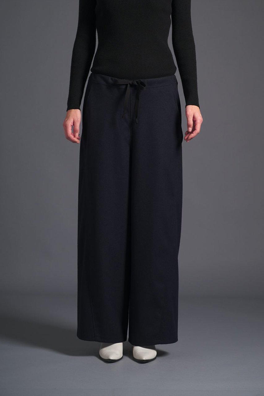 【コグ ザビッグスモーク/COGTHEBIGSMOKE】の【8/1 0:00販売開始】25 MERCY BARREL TROUSERS 人気、トレンドファッション・服の通販 founy(ファニー) 　ファッション　Fashion　レディースファッション　Fashion for Women　パンツ　Pants & Trousers　2025年　2025　2025-2026秋冬・A/W　Autumn/Winter 2025–26 AW25–26　カッティング　Cutting Detail　ドローストリング　Drawstring, Pull Cord　ポケット　Pocket, Pocket Detail　エレガント 上品　Elegant　A/W・秋冬　Autumn/Winter　other-6|ID: prp329100004625469 ipo3291000000033230599