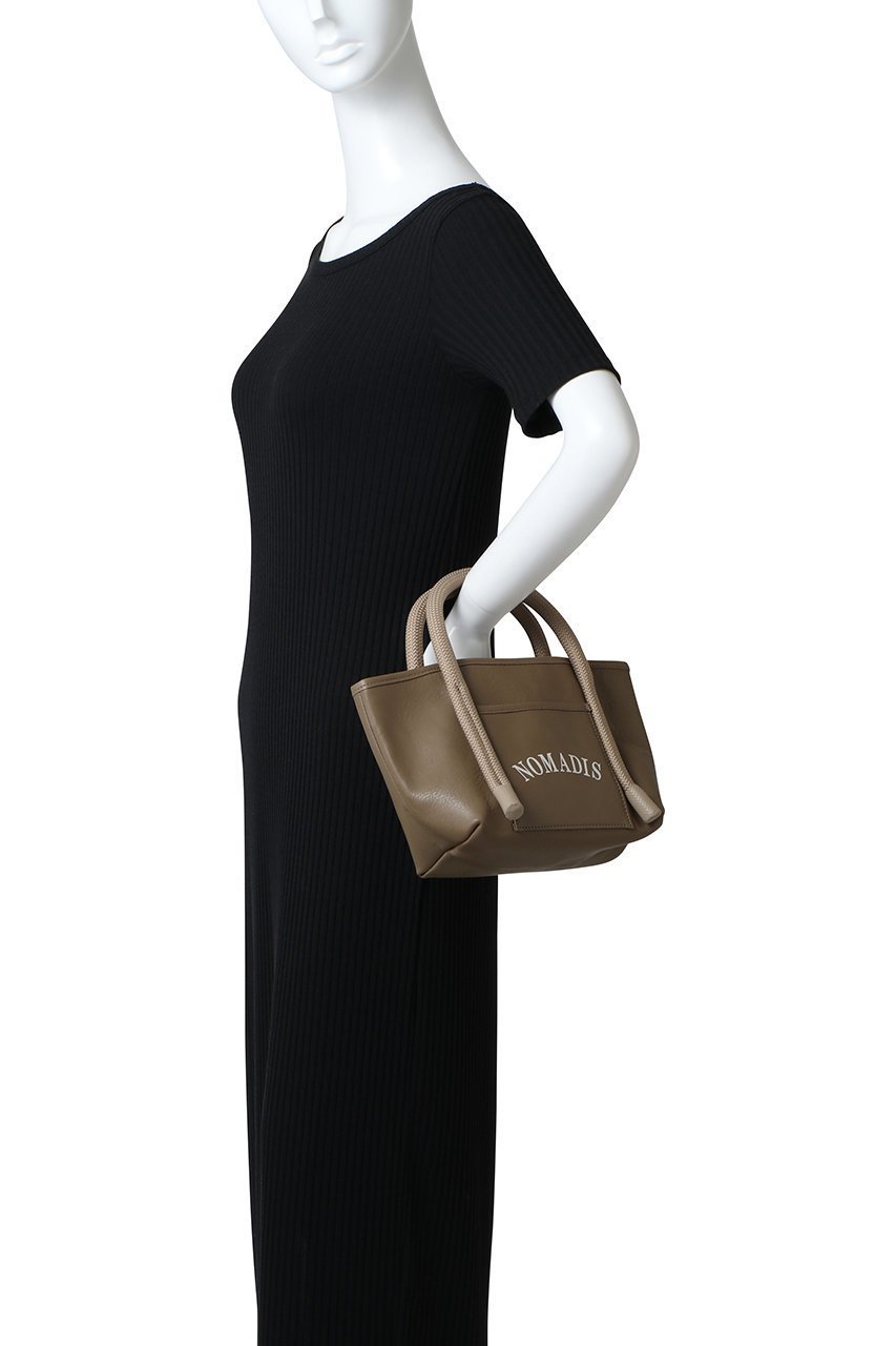 【プルミエ アロンディスモン/1er Arrondissement】の【NOMADIS】“JOY”ミニトートバッグ 人気、トレンドファッション・服の通販 founy(ファニー) 　ファッション　Fashion　レディースファッション　Fashion for Women　バッグ　Bags　2025年　2025　2025-2026秋冬・A/W　Autumn/Winter 2025–26 AW25–26　クール　Cool, Chic　スクエア　Square, Square Shape　スタイリッシュ　Stylish, Fashionable　フォルム　Silhouette, Form　ポケット　Pocket, Pocket Detail　A/W・秋冬　Autumn/Winter　other-2|ID: prp329100004626274 ipo3291000000033243534