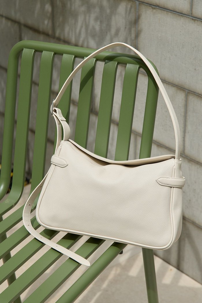 【ウィムガゼット/Whim Gazette】の【Hoaw.】スクエアショルダーバッグ インテリア・キッズ・メンズ・レディースファッション・服の通販 founy(ファニー) https://founy.com/ ファッション Fashion レディースファッション Fashion for Women バッグ Bags アクセサリー Fashion Accessories コンパクト Compact, Small Size シューズ Shoes, Footwear スクエア Square, Square Shape 財布 Wallet, Purse フォルム Silhouette, Form フラップ Flap, Flap Pocket ポケット Pocket, Pocket Detail ポーチ Pouch, Small Case マグネット Magnet, Magnetic Closure |ID: prp329100004626276 ipo3291000000035663744