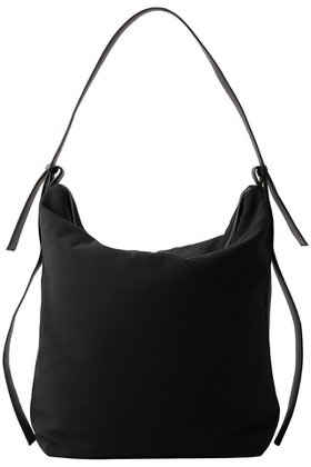 【スタジオ ニコルソン/STUDIO NICHOLSON】 【UNISEX】AIRPORT LARGE ナイロン ショルダー バッグ人気、トレンドファッション・服の通販 founy(ファニー) ファッション Fashion レディースファッション Fashion for Women バッグ Bags 2025年 2025 2025-2026秋冬・A/W Autumn/Winter 2025–26 AW25–26 ユニセックス Unisex, Genderless ショルダー Shoulder, Shoulder Strap ポケット Pocket, Pocket Detail 旅行 Travel A/W・秋冬 Autumn/Winter 軽量 Lightweight, Ultra Light |ID:prp329100004626279