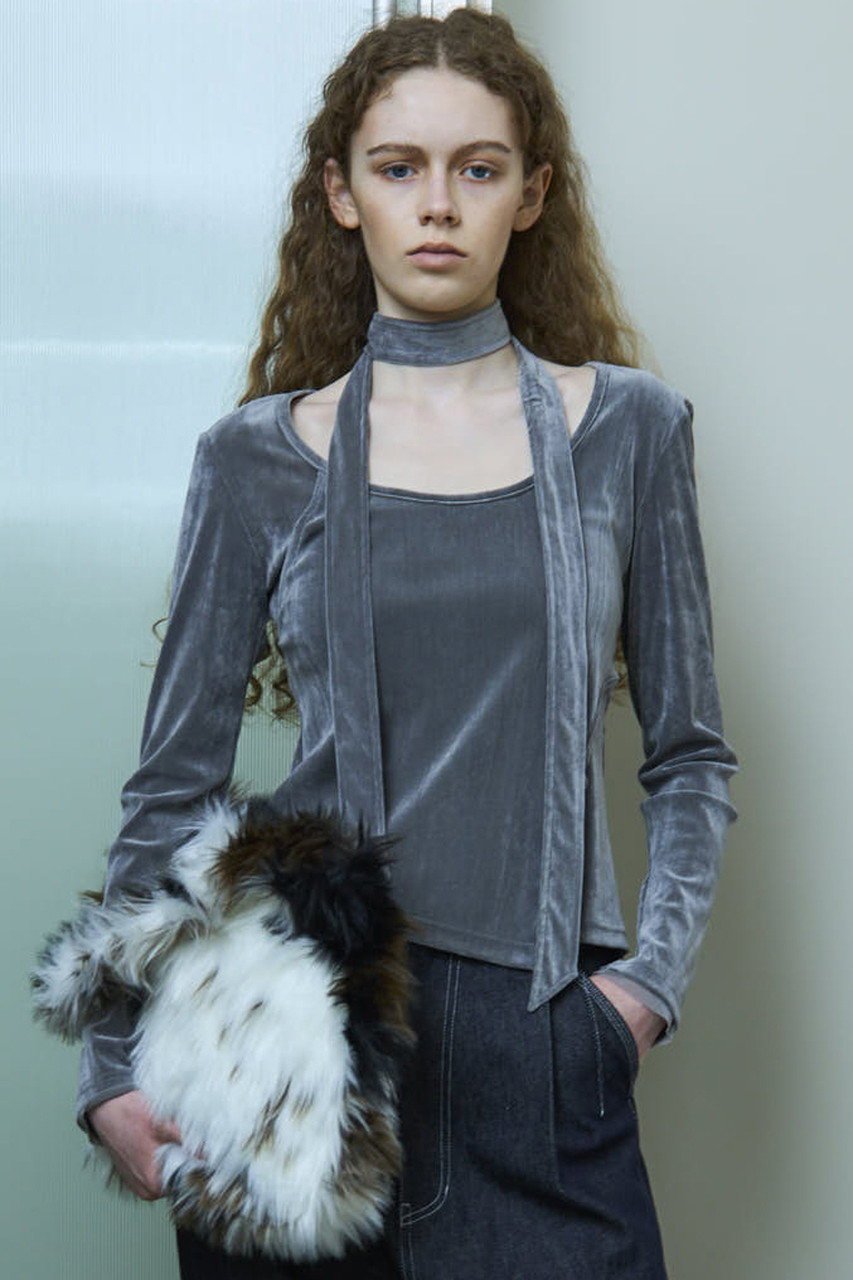 【メゾンスペシャル/MAISON SPECIAL】のSheer Velour Asymmetrical Tops/シアーベロアアシメトップス 人気、トレンドファッション・服の通販 founy(ファニー) 　ファッション　Fashion　レディースファッション　Fashion for Women　トップス・カットソー　Cut & Sew Tops　シャツ・ブラウス・オフィスカジュアル　Elegant Blouses & Button-Ups　ロングTシャツ・Tシャツ　Longline T-Shirts & Tees　カットソー・ベーシックTシャツ　Cut-and-Sewn Tops / Stretch Tees & Basics　ベロアトップス　Velour Tops / Velvet-Look Items　2025年　2025　2025-2026秋冬・A/W　Autumn/Winter 2025–26 AW25–26　スクエア　Square, Square Shape　スリット　Slit, Slit Detail　スリーブ　Sleeve, Long Sleeve / Short Sleeve　デコルテ　Décolleté, Neckline　ベロア　Velour, Soft Velvet　ロング　Long, Long-Length　A/W・秋冬　Autumn/Winter　other-4|ID: prp329100004626360 ipo3291000000033244334
