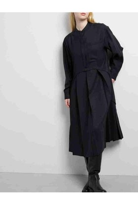【ランバン オン ブルー/LANVIN en Bleu】のプリーツコンビシャツワンピース 人気、トレンドファッション・服の通販 founy(ファニー) ファッション Fashion レディースファッション Fashion for Women ワンピース Dresses シャツワンピース / 1枚で着映えコーデ Shirt Dresses チュニック Tunic Tops & Dresses 2025年 2025 2025-2026秋冬・A/W Autumn/Winter 2025–26 AW25–26 クラシック Classic, Timeless Style シルク Silk, 100% Silk スタンド Stand Collar, Upright Stand チュニック Tunic, Long Top ドッキング Docking, Mixed Material プリーツ Pleats, Pleated リラックス Relax, Relaxed Fit ロング Long, Long-Length エレガント 上品 Elegant A/W・秋冬 Autumn/Winter |ID:prp329100004626396