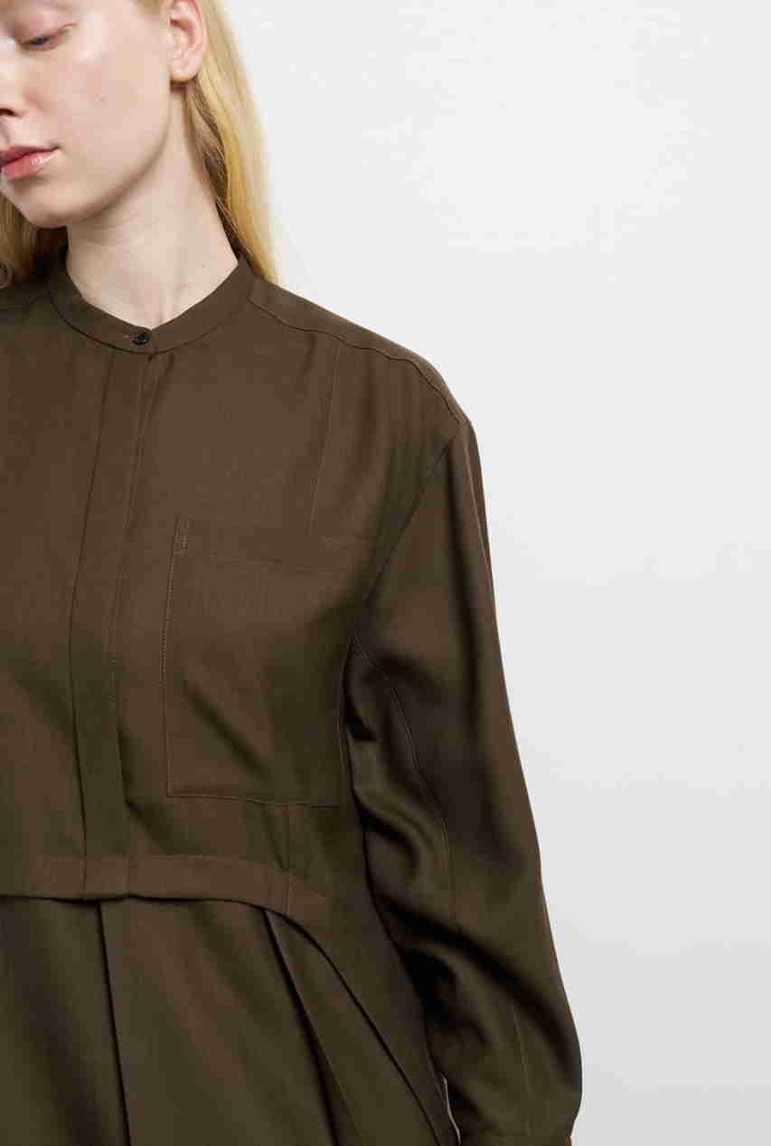【ランバン オン ブルー/LANVIN en Bleu】のプリーツコンビシャツワンピース 人気、トレンドファッション・服の通販 founy(ファニー) 　ファッション　Fashion　レディースファッション　Fashion for Women　ワンピース　Dresses　シャツワンピース / 1枚で着映えコーデ　Shirt Dresses　チュニック　Tunic Tops & Dresses　2025年　2025　2025-2026秋冬・A/W　Autumn/Winter 2025–26 AW25–26　クラシック　Classic, Timeless Style　シルク　Silk, 100% Silk　スタンド　Stand Collar, Upright Stand　チュニック　Tunic, Long Top　ドッキング　Docking, Mixed Material　プリーツ　Pleats, Pleated　リラックス　Relax, Relaxed Fit　ロング　Long, Long-Length　エレガント 上品　Elegant　A/W・秋冬　Autumn/Winter　other-5|ID: prp329100004626396 ipo3291000000033244640