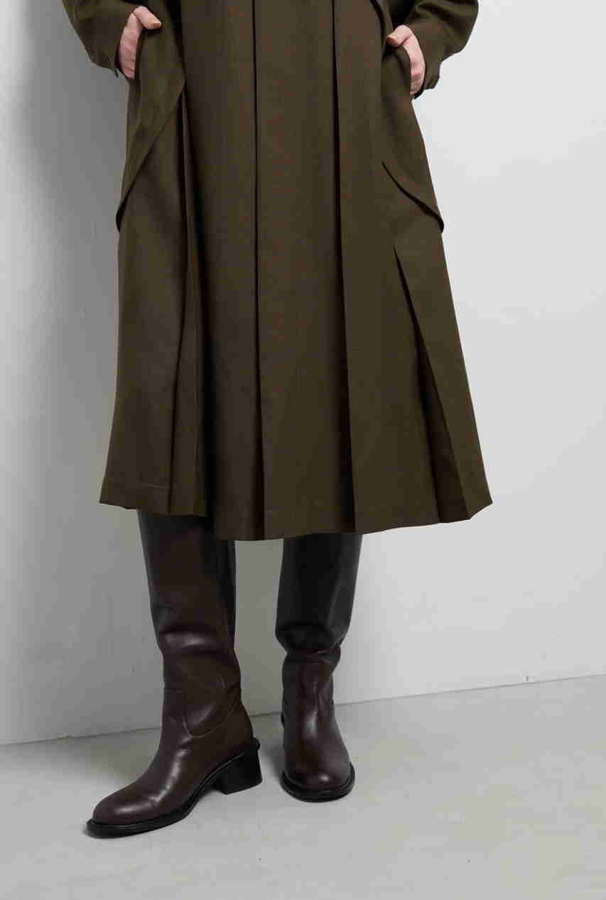 【ランバン オン ブルー/LANVIN en Bleu】のプリーツコンビシャツワンピース 人気、トレンドファッション・服の通販 founy(ファニー) 　ファッション　Fashion　レディースファッション　Fashion for Women　ワンピース　Dresses　シャツワンピース / 1枚で着映えコーデ　Shirt Dresses　チュニック　Tunic Tops & Dresses　2025年　2025　2025-2026秋冬・A/W　Autumn/Winter 2025–26 AW25–26　クラシック　Classic, Timeless Style　シルク　Silk, 100% Silk　スタンド　Stand Collar, Upright Stand　チュニック　Tunic, Long Top　ドッキング　Docking, Mixed Material　プリーツ　Pleats, Pleated　リラックス　Relax, Relaxed Fit　ロング　Long, Long-Length　エレガント 上品　Elegant　A/W・秋冬　Autumn/Winter　other-7|ID: prp329100004626396 ipo3291000000033244644