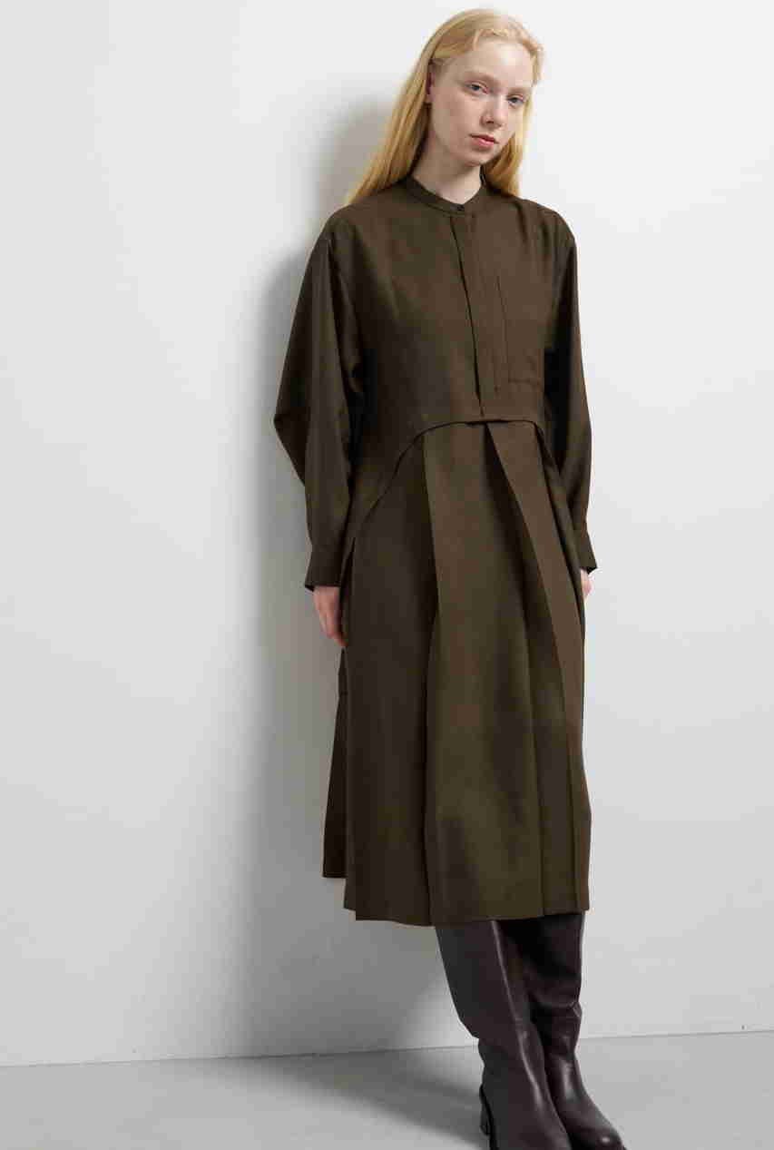 【ランバン オン ブルー/LANVIN en Bleu】のプリーツコンビシャツワンピース 人気、トレンドファッション・服の通販 founy(ファニー) 　ファッション　Fashion　レディースファッション　Fashion for Women　ワンピース　Dresses　シャツワンピース / 1枚で着映えコーデ　Shirt Dresses　チュニック　Tunic Tops & Dresses　2025年　2025　2025-2026秋冬・A/W　Autumn/Winter 2025–26 AW25–26　クラシック　Classic, Timeless Style　シルク　Silk, 100% Silk　スタンド　Stand Collar, Upright Stand　チュニック　Tunic, Long Top　ドッキング　Docking, Mixed Material　プリーツ　Pleats, Pleated　リラックス　Relax, Relaxed Fit　ロング　Long, Long-Length　エレガント 上品　Elegant　A/W・秋冬　Autumn/Winter　other-8|ID: prp329100004626396 ipo3291000000033244645