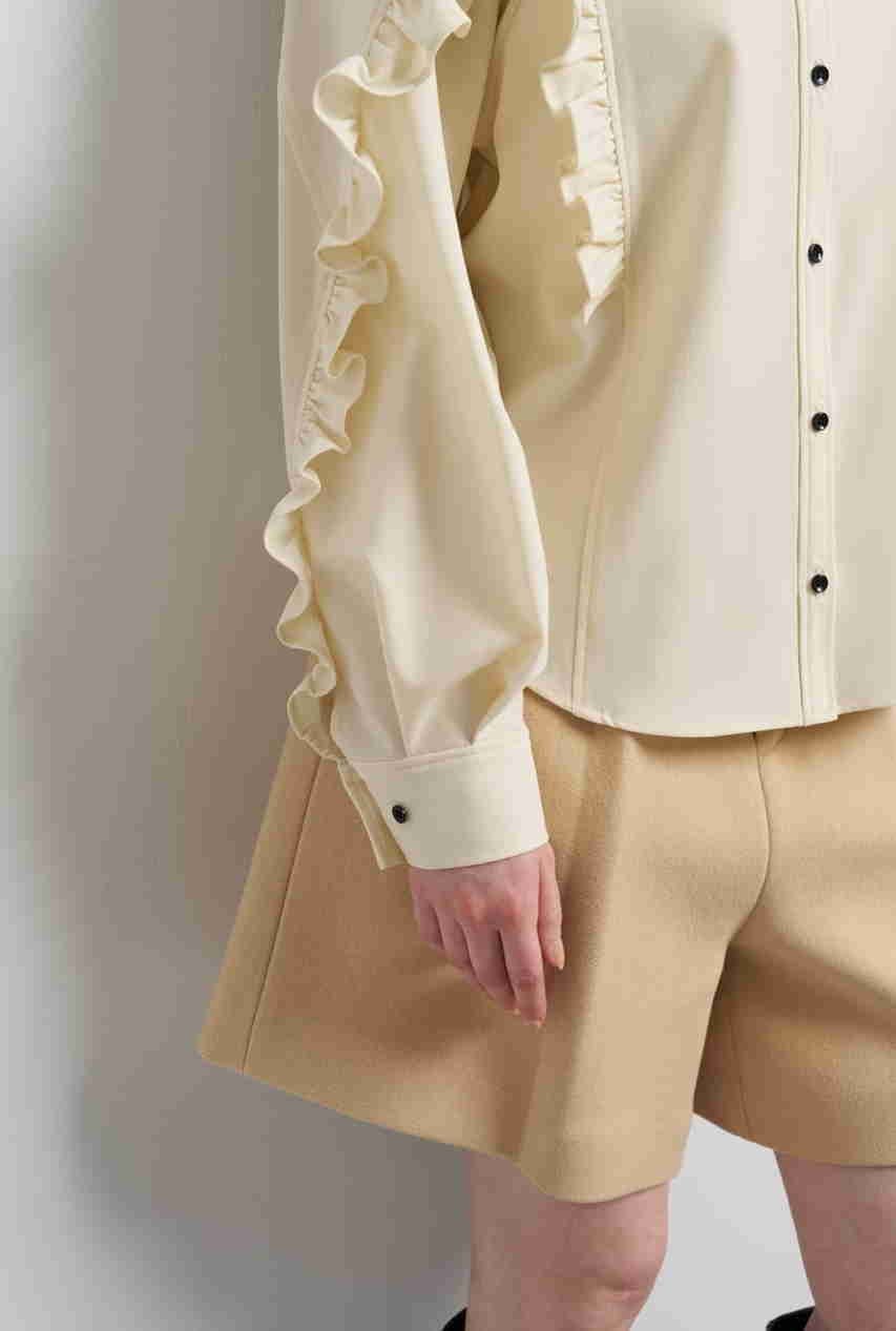 【ランバン オン ブルー/LANVIN en Bleu】のデニムフリルブラウス 人気、トレンドファッション・服の通販 founy(ファニー) 　ファッション　Fashion　レディースファッション　Fashion for Women　トップス・カットソー　Cut & Sew Tops　シャツ・ブラウス・オフィスカジュアル　Elegant Blouses & Button-Ups　ストレッチ　Stretch, Stretchy Fabric　スリーブ　Sleeve, Long Sleeve / Short Sleeve　デニム　Denim, Jeans Material　ファブリック　Fabric, Textile　フリル　Frill, Ruffle　ベーシック　Basic, Essential　ロング　Long, Long-Length　A/W・秋冬　Autumn/Winter　2025年　2025　2025-2026秋冬・A/W　Autumn/Winter 2025–26 AW25–26　other-8|ID: prp329100004626411 ipo3291000000033244772