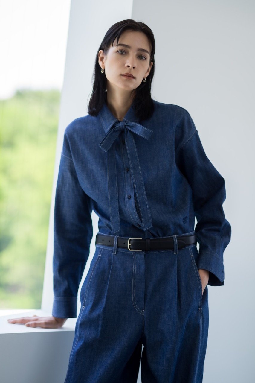 【エブール/ebure】の【8/8 0:00販売開始】ライトオンスデニム ボウタイシャツ 人気、トレンドファッション・服の通販 founy(ファニー) 　ファッション　Fashion　レディースファッション　Fashion for Women　トップス・カットソー　Cut & Sew Tops　シャツ・ブラウス・オフィスカジュアル　Elegant Blouses & Button-Ups　2025年　2025　2025-2026秋冬・A/W　Autumn/Winter 2025–26 AW25–26　コンパクト　Compact, Small Size　スリーブ　Sleeve, Long Sleeve / Short Sleeve　デニム　Denim, Jeans Material　リボン　Ribbon, Bow　ロング　Long, Long-Length　ワンポイント　One Point, Statement Accent　A/W・秋冬　Autumn/Winter　羽織　Haori, Light Jacket　other-8|ID: prp329100004626413 ipo3291000000033244786