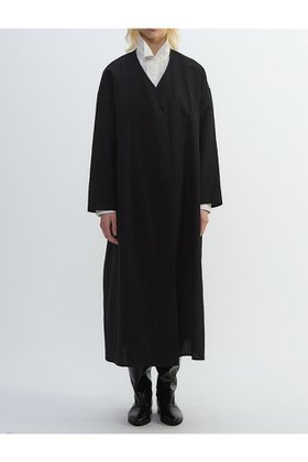 【プレインピープル/PLAIN PEOPLE】のリネンウールタンブラーワッシャードレスコート 人気、トレンドファッション・服の通販 founy(ファニー) ファッション Fashion レディースファッション Fashion for Women アウター Coat / Outerwear Collection コート・ロングコート・ピーコート Long Coats, Peacoats & More ワンピース Dresses フォーマル・パーティードレス・結婚式用ドレス Elegant & Casual Dresses 2025年 2025 2025-2026秋冬・A/W Autumn/Winter 2025–26 AW25–26 おすすめ Recommended / Our Picks アメリカン American Style シンプル Simple, Minimal テーラード Tailored, Tailored Fit ドレス Dress, One-Piece パイピング Piping, Trim Design ポケット Pocket, Pocket Detail リネン Linen, Linen Fabric ロング Long, Long-Length ワッシャー Washer, Crinkled Finish A/W・秋冬 Autumn/Winter |ID:prp329100004626442