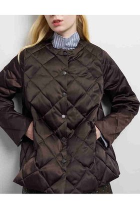【ランバン オン ブルー/LANVIN en Bleu】のTAIONxLIMONTA East ジャケット 人気、トレンドファッション・服の通販 founy(ファニー) ファッション Fashion レディースファッション Fashion for Women アウター Coat / Outerwear Collection レディースジャケット・軽アウター Jackets イタリア Italy エレガント 上品 Elegant サテン Satin, Glossy Fabric ジャケット Jacket, Outerwear スリット Slit, Slit Detail ダウン Down, Puffer ファブリック Fabric, Textile ミドル Middle Length, Mid Height ラグジュアリー Luxury, Elegant A/W・秋冬 Autumn/Winter 2025年 2025 2025-2026秋冬・A/W Autumn/Winter 2025–26 AW25–26 |ID:prp329100004626454