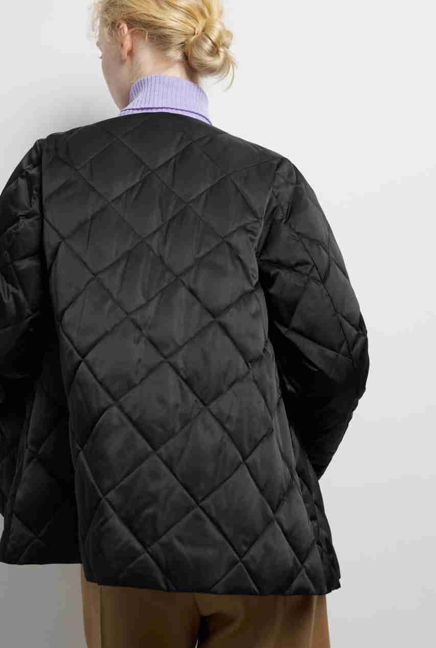 【ランバン オン ブルー/LANVIN en Bleu】のTAIONxLIMONTA East ジャケット 人気、トレンドファッション・服の通販 founy(ファニー) 　ファッション　Fashion　レディースファッション　Fashion for Women　アウター　Coat / Outerwear Collection　レディースジャケット・軽アウター　Jackets　イタリア　Italy　エレガント 上品　Elegant　サテン　Satin, Glossy Fabric　ジャケット　Jacket, Outerwear　スリット　Slit, Slit Detail　ダウン　Down, Puffer　ファブリック　Fabric, Textile　ミドル　Middle Length, Mid Height　ラグジュアリー　Luxury, Elegant　A/W・秋冬　Autumn/Winter　2025年　2025　2025-2026秋冬・A/W　Autumn/Winter 2025–26 AW25–26　other-4|ID: prp329100004626454 ipo3291000000033245122