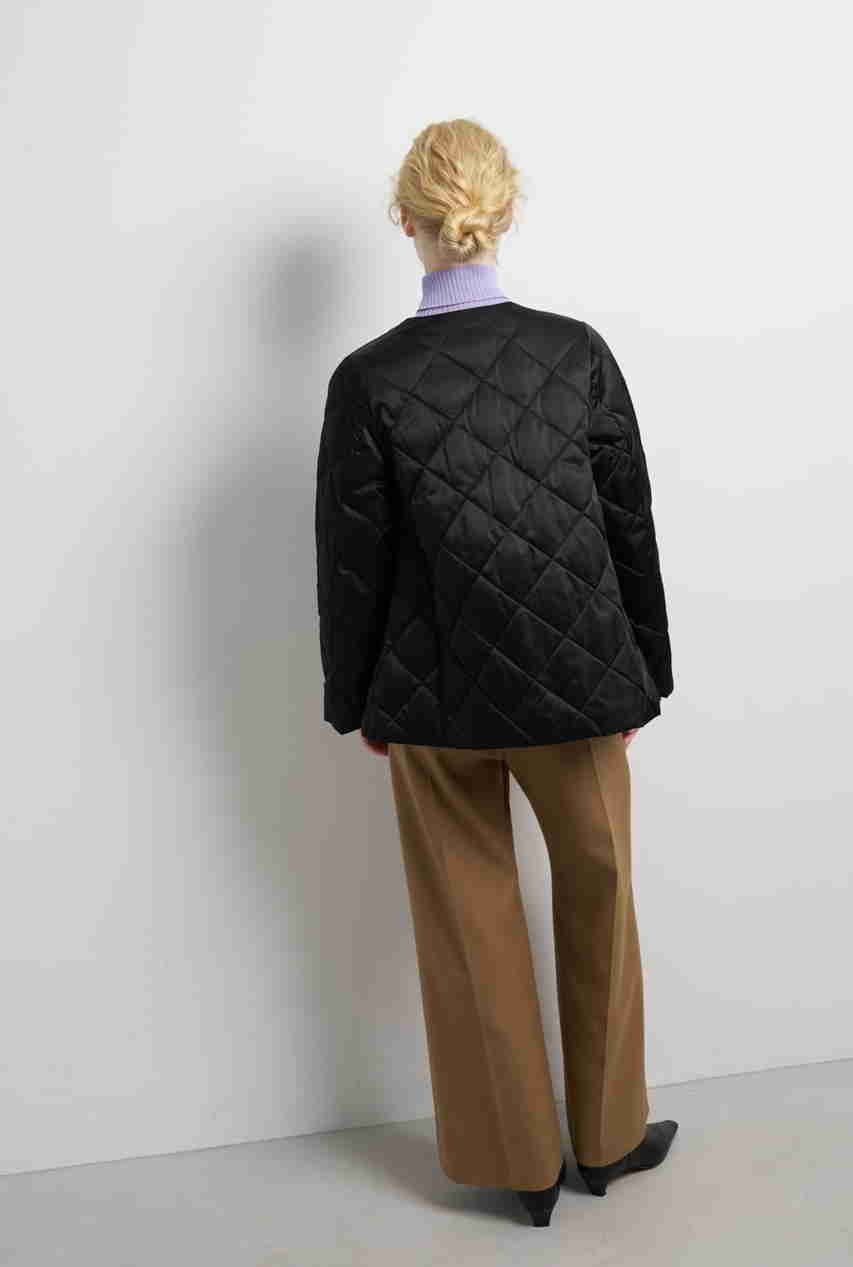 【ランバン オン ブルー/LANVIN en Bleu】のTAIONxLIMONTA East ジャケット 人気、トレンドファッション・服の通販 founy(ファニー) 　ファッション　Fashion　レディースファッション　Fashion for Women　アウター　Coat / Outerwear Collection　レディースジャケット・軽アウター　Jackets　イタリア　Italy　エレガント 上品　Elegant　サテン　Satin, Glossy Fabric　ジャケット　Jacket, Outerwear　スリット　Slit, Slit Detail　ダウン　Down, Puffer　ファブリック　Fabric, Textile　ミドル　Middle Length, Mid Height　ラグジュアリー　Luxury, Elegant　A/W・秋冬　Autumn/Winter　2025年　2025　2025-2026秋冬・A/W　Autumn/Winter 2025–26 AW25–26　other-7|ID: prp329100004626454 ipo3291000000033245127