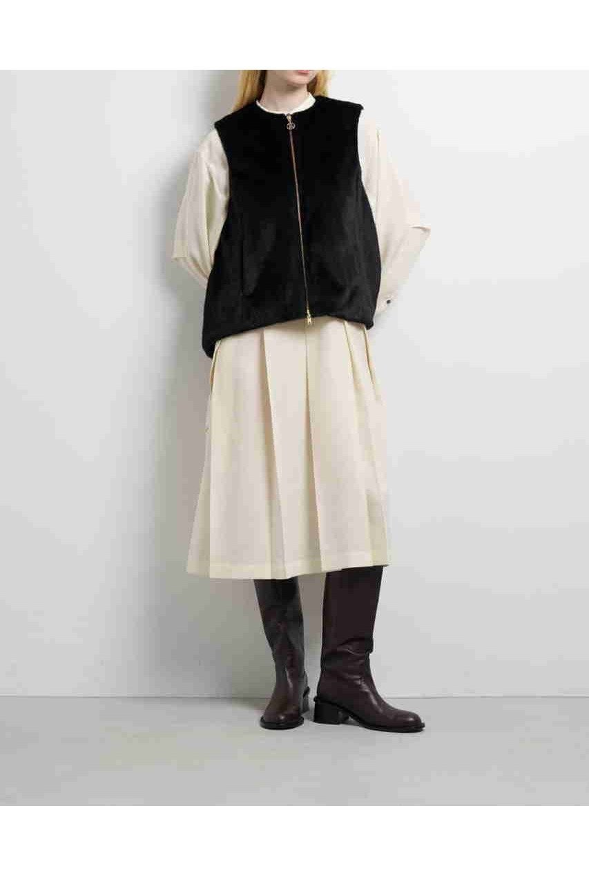 【ランバン オン ブルー/LANVIN en Bleu】のフェイクファーフレアベスト インテリア・キッズ・メンズ・レディースファッション・服の通販 founy(ファニー) 　ファッション　Fashion　レディースファッション　Fashion for Women　アウター　Coat / Outerwear Collection　レディースジャケット・軽アウター　Jackets　2025年　2025　2025-2026秋冬・A/W　Autumn/Winter 2025–26 AW25–26　ジャケット　Jacket, Outerwear　バランス　Balance, Style Balance　ファブリック　Fabric, Textile　フェイクファー　Faux Fur, Imitation Fur　ベスト　Vest, Waistcoat　ラグジュアリー　Luxury, Elegant　A/W・秋冬　Autumn/Winter　ブラック|ID: prp329100004626458 ipo3291000000033245161