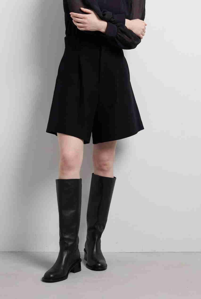 【ランバン オン ブルー/LANVIN en Bleu】のツイードメルトン ショートパンツ インテリア・キッズ・メンズ・レディースファッション・服の通販 founy(ファニー) 　ファッション　Fashion　レディースファッション　Fashion for Women　パンツ　Pants & Trousers　ショートパンツ・ハーフパンツ　High-Waisted & Relaxed Shorts　イタリア　Italy　オレンジ　Orange　ショート　Short, Short Length　スーツ　Suit, Formalwear　ツイード　Twill, Twill Weave　ファブリック　Fabric, Textile　フォーマル　Formal, Dressy　別注　Limited Edition, Custom Order　マニッシュ　Mannish, Boyish　メルトン　Melton, Heavy Wool　A/W・秋冬　Autumn/Winter　2025年　2025　2025-2026秋冬・A/W　Autumn/Winter 2025–26 AW25–26　ブラック|ID: prp329100004626475 ipo3291000000033245304