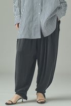 【カレンソロジー/Curensology】のサテンタックパンツ 人気、トレンドファッション・服の通販 founy(ファニー) ファッション Fashion レディースファッション Fashion for Women パンツ Pants & Trousers 2025年 2025 2025-2026秋冬・A/W Autumn/Winter 2025–26 AW25–26 おすすめ Recommended / Our Picks なめらか Smooth, Silky Texture ウォッシュ Washed Finish キュプラ Cupro, Eco Fabric サテン Satin, Glossy Fabric ジャケット Jacket, Outerwear ピーチ Peach, Soft Touch フランス France, French ミリタリー Military, Army Style リラックス Relax, Relaxed Fit 日本製 Made In Japan A/W・秋冬 Autumn/Winter thumbnail ブラック|ID: prp329100004626477 ipo3291000000033245323