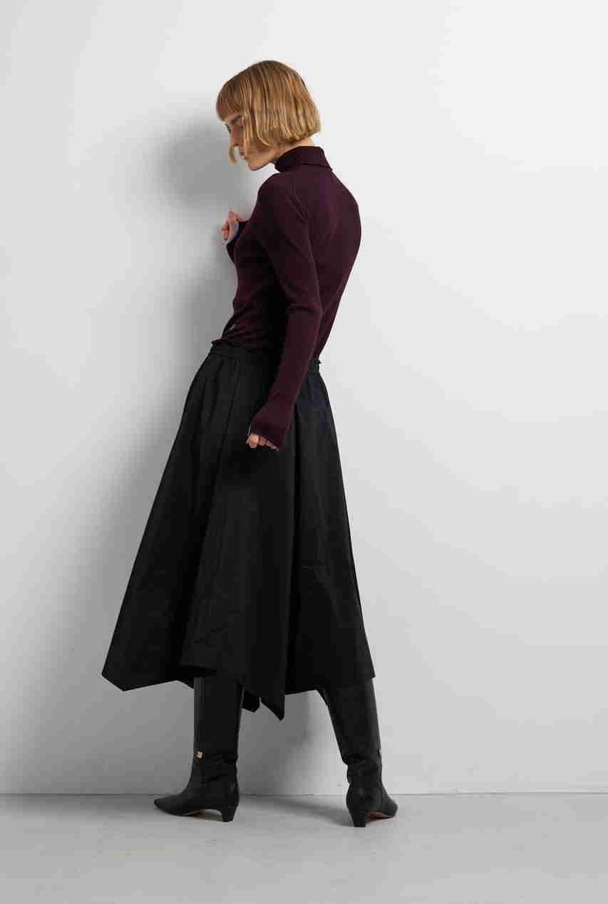 【ランバン オン ブルー/LANVIN en Bleu】のアシンメトリーヘムスカート 人気、トレンドファッション・服の通販 founy(ファニー) 　ファッション　Fashion　レディースファッション　Fashion for Women　スカート　Skirts　ロングスカート　Long Skirts / Maxi & Midi Skirts　2025年　2025　2025-2026秋冬・A/W　Autumn/Winter 2025–26 AW25–26　タフタ　Taffeta, Structured Fabric　ドレープ　Drape, Draping Fabric　ファブリック　Fabric, Textile　フレア　Flare, Flared　ロング　Long, Long-Length　エレガント 上品　Elegant　A/W・秋冬　Autumn/Winter　other-5|ID: prp329100004626494 ipo3291000000033245465