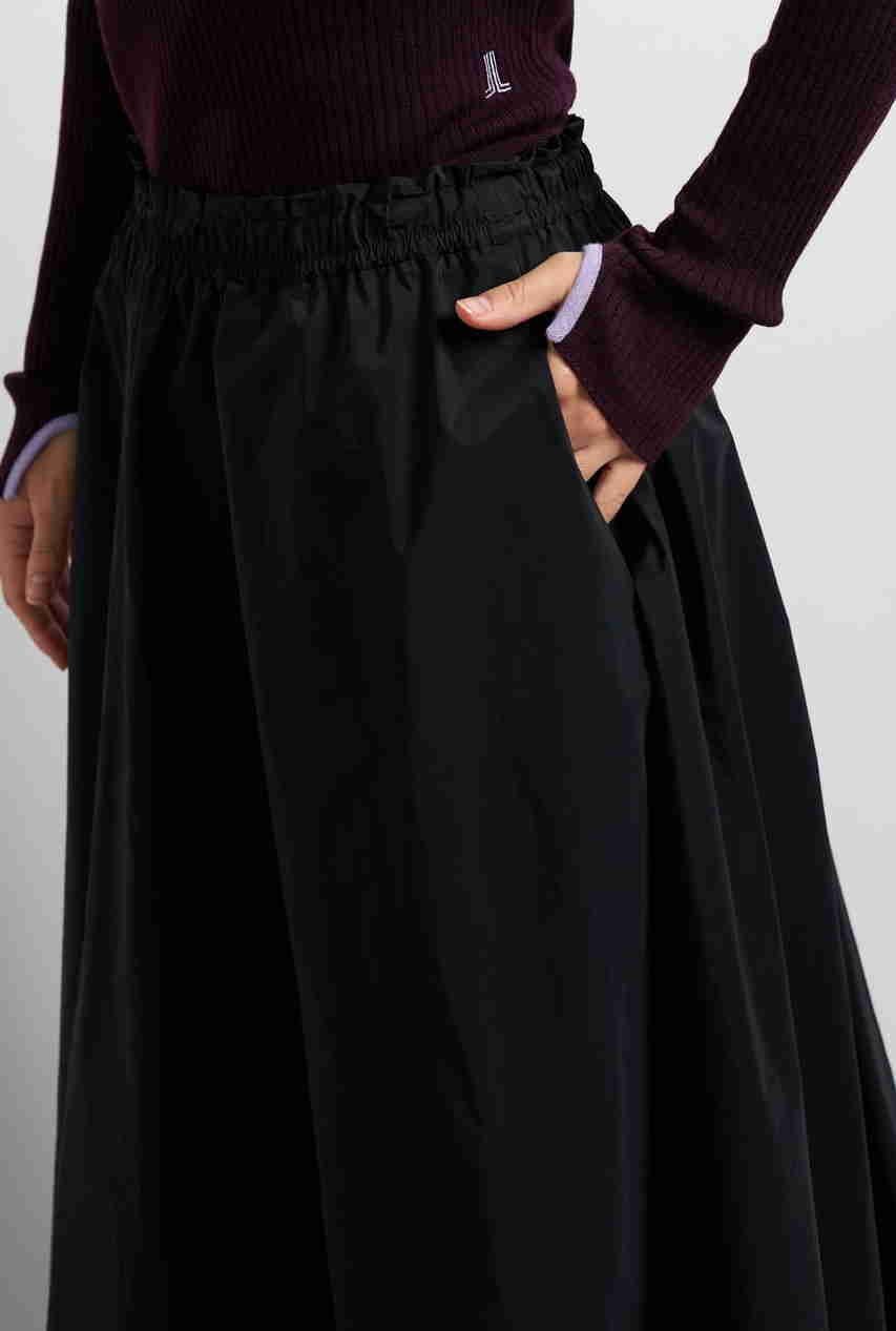 【ランバン オン ブルー/LANVIN en Bleu】のアシンメトリーヘムスカート 人気、トレンドファッション・服の通販 founy(ファニー) 　ファッション　Fashion　レディースファッション　Fashion for Women　スカート　Skirts　ロングスカート　Long Skirts / Maxi & Midi Skirts　2025年　2025　2025-2026秋冬・A/W　Autumn/Winter 2025–26 AW25–26　タフタ　Taffeta, Structured Fabric　ドレープ　Drape, Draping Fabric　ファブリック　Fabric, Textile　フレア　Flare, Flared　ロング　Long, Long-Length　エレガント 上品　Elegant　A/W・秋冬　Autumn/Winter　other-6|ID: prp329100004626494 ipo3291000000033245466