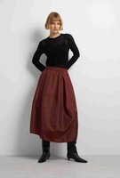 【ランバン オン ブルー/LANVIN en Bleu】のアシンメコクーンタフタスカート 人気、トレンドファッション・服の通販 founy(ファニー) ファッション Fashion レディースファッション Fashion for Women スカート Skirts ロングスカート Long Skirts / Maxi & Midi Skirts 2025年 2025 2025-2026秋冬・A/W Autumn/Winter 2025–26 AW25–26 シャンブレー Chambray, Denim-Like Fabric タフタ Taffeta, Structured Fabric フロント Front, Front Design ランダム Random, Irregular ロング Long, Long-Length エレガント 上品 Elegant A/W・秋冬 Autumn/Winter |ID:prp329100004626495