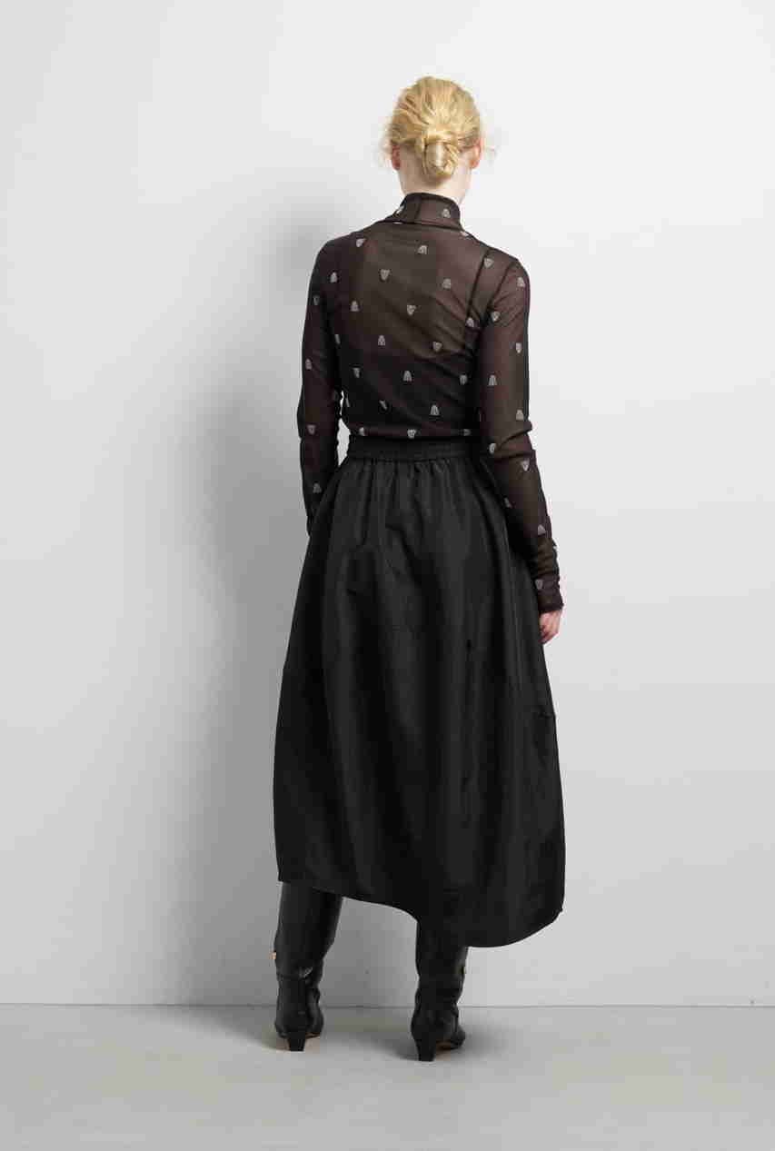【ランバン オン ブルー/LANVIN en Bleu】のアシンメコクーンタフタスカート 人気、トレンドファッション・服の通販 founy(ファニー) 　ファッション　Fashion　レディースファッション　Fashion for Women　スカート　Skirts　ロングスカート　Long Skirts / Maxi & Midi Skirts　2025年　2025　2025-2026秋冬・A/W　Autumn/Winter 2025–26 AW25–26　シャンブレー　Chambray, Denim-Like Fabric　タフタ　Taffeta, Structured Fabric　フロント　Front, Front Design　ランダム　Random, Irregular　ロング　Long, Long-Length　エレガント 上品　Elegant　A/W・秋冬　Autumn/Winter　other-6|ID: prp329100004626495 ipo3291000000033245481