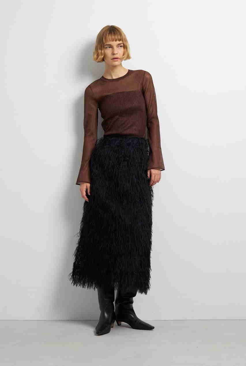 【ランバン オン ブルー/LANVIN en Bleu】のフェザージャガードレイヤードスカート 人気、トレンドファッション・服の通販 founy(ファニー) 　ファッション　Fashion　レディースファッション　Fashion for Women　スカート　Skirts　ロングスカート　Long Skirts / Maxi & Midi Skirts　エアリー　Airy Texture　ストレート　Straight, Straight Cut　スリット　Slit, Slit Detail　セパレート　Separate, Two-Piece　トレンド　Trend, Trending Now　ファブリック　Fabric, Textile　ペチコート　Petticoat, Underskirt　ロング　Long, Long-Length　A/W・秋冬　Autumn/Winter　2025年　2025　2025-2026秋冬・A/W　Autumn/Winter 2025–26 AW25–26　other-4|ID: prp329100004626496 ipo3291000000033245489