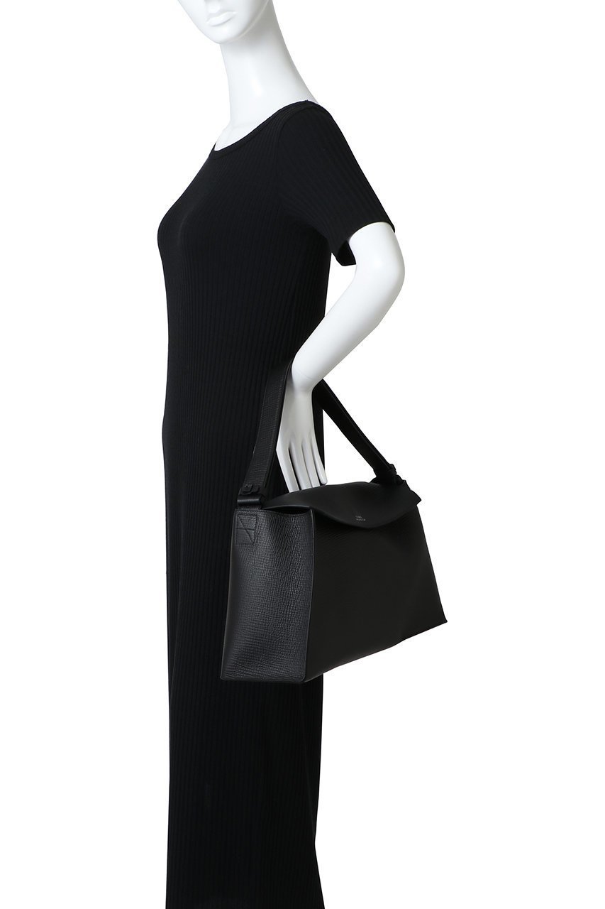 【スタジオ ニコルソン/STUDIO NICHOLSON】の【UNISEX】SHIBORU THE FOLDED ショルダー バッグ 人気、トレンドファッション・服の通販 founy(ファニー) 　ファッション　Fashion　レディースファッション　Fashion for Women　バッグ　Bags　2025年　2025　2025-2026秋冬・A/W　Autumn/Winter 2025–26 AW25–26　ユニセックス　Unisex, Genderless　なめらか　Smooth, Silky Texture　ショルダー　Shoulder, Shoulder Strap　モダン　Modern, Contemporary　台形　A-Line, Trapezoid Shape　A/W・秋冬　Autumn/Winter　other-2|ID: prp329100004627440 ipo3291000000033259889