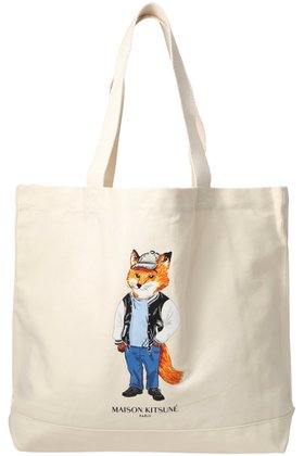 【メゾン キツネ/MAISON KITSUNE】 【UNISEX】DRESSED FOX トートバッグ人気、トレンドファッション・服の通販 founy(ファニー) ファッション Fashion レディースファッション Fashion for Women ワンピース Dresses フォーマル・パーティードレス・結婚式用ドレス Elegant & Casual Dresses バッグ Bags ユニセックス Unisex, Genderless イラスト Illustration キャップ Cap, Baseball Cap キャンバス Canvas, Canvas Fabric クール Cool, Chic ポケット Pocket, Pocket Detail |ID:prp329100004627442