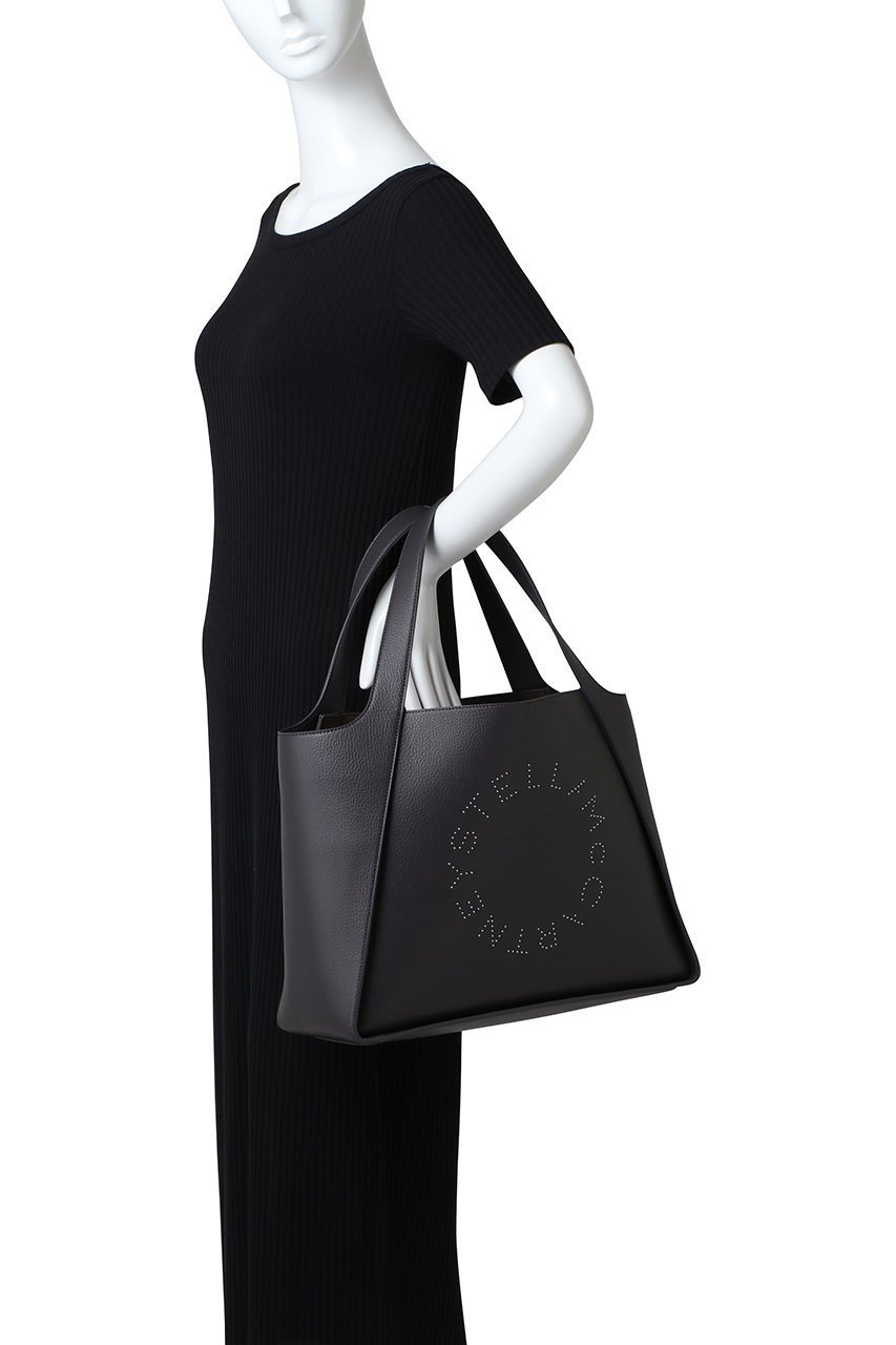 【ステラ マッカートニー/STELLA McCARTNEY】のStella Logo スタッズトートバッグ 人気、トレンドファッション・服の通販 founy(ファニー) 　ファッション　Fashion　レディースファッション　Fashion for Women　バッグ　Bags　2025年　2025　2025-2026秋冬・A/W　Autumn/Winter 2025–26 AW25–26　スタッズ　Studs, Metal Accents　ファブリック　Fabric, Textile　ポーチ　Pouch, Small Case　エレガント 上品　Elegant　A/W・秋冬　Autumn/Winter　ビジネス 仕事 通勤　Business / Work / Commuting　other-2|ID: prp329100004627446 ipo3291000000033259930