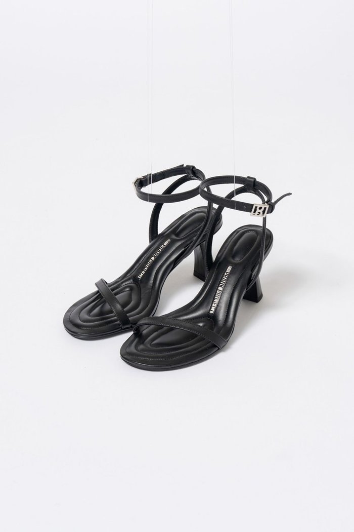 【プランク プロジェクト/PRANK PROJECT】のナローストラップサンダル / Narrow Strap Sandals インテリア・キッズ・メンズ・レディースファッション・服の通販 founy(ファニー) https://founy.com/ ファッション Fashion レディースファッション Fashion for Women キルティング Quilted, Quilting サンダル Sandals, Summer Shoes シンプル Simple, Minimal ソックス Socks, Hosiery ヌーディ Nude, Nude Tone ラップ Wrap, Wrap Design ワーク Workwear, Utility Style 夏 Summer A/W・秋冬 Autumn/Winter |ID: prp329100004627475 ipo3291000000033260128