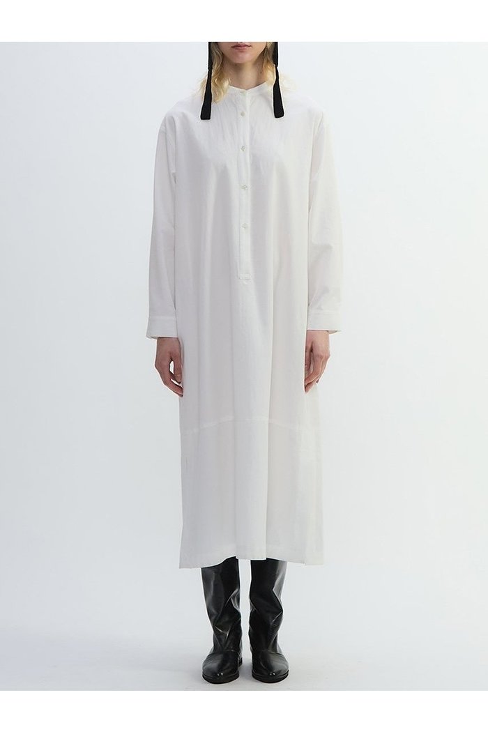 【プレインピープル/PLAIN PEOPLE】の綿麻高密度ツイルバンドカラーシャツワンピース インテリア・キッズ・メンズ・レディースファッション・服の通販 founy(ファニー) https://founy.com/ ファッション Fashion レディースファッション Fashion for Women ワンピース Dresses シャツワンピース / 1枚で着映えコーデ Shirt Dresses チュニック Tunic Tops & Dresses 2025年 2025 2025-2026秋冬・A/W Autumn/Winter 2025–26 AW25–26 おすすめ Recommended / Our Picks シンプル Simple, Minimal スリット Slit, Slit Detail チュニック Tunic, Long Top バランス Balance, Style Balance リネン Linen, Linen Fabric ロング Long, Long-Length 秋 Autumn A/W・秋冬 Autumn/Winter |ID: prp329100004627482 ipo3291000000033260185