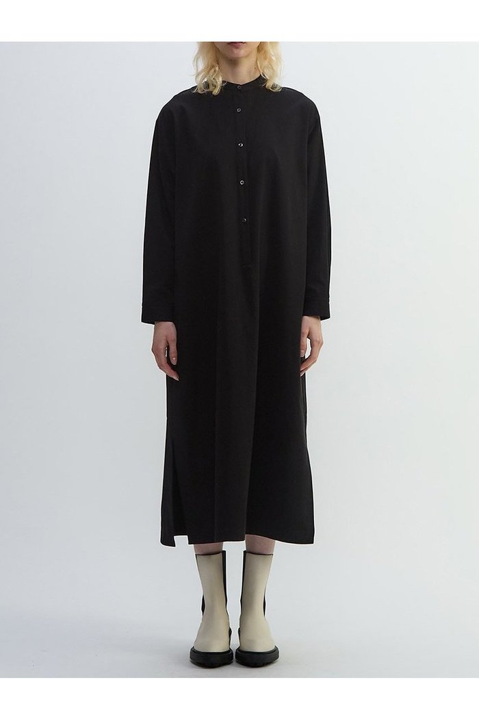 【プレインピープル/PLAIN PEOPLE】の綿麻高密度ツイルバンドカラーシャツワンピース インテリア・キッズ・メンズ・レディースファッション・服の通販 founy(ファニー) https://founy.com/ ファッション Fashion レディースファッション Fashion for Women ワンピース Dresses シャツワンピース / 1枚で着映えコーデ Shirt Dresses チュニック Tunic Tops & Dresses 2025年 2025 2025-2026秋冬・A/W Autumn/Winter 2025–26 AW25–26 おすすめ Recommended / Our Picks シンプル Simple, Minimal スリット Slit, Slit Detail チュニック Tunic, Long Top バランス Balance, Style Balance リネン Linen, Linen Fabric ロング Long, Long-Length 秋 Autumn A/W・秋冬 Autumn/Winter |ID: prp329100004627482 ipo3291000000033260186