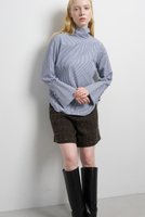 【ランバン オン ブルー/LANVIN en Bleu】のスタンドカラープルオーバーブラウス 人気、トレンドファッション・服の通販 founy(ファニー) ファッション Fashion レディースファッション Fashion for Women トップス・カットソー Cut & Sew Tops シャツ・ブラウス・オフィスカジュアル Elegant Blouses & Button-Ups カジュアルプルオーバー・ニットトップス Pullovers & Knit Tops / Casual Pullovers インナー Innerwear カフス Cuff Design スタンド Stand Collar, Upright Stand スリーブ Sleeve, Long Sleeve / Short Sleeve ファブリック Fabric, Textile フォーマル Formal, Dressy フレア Flare, Flared ミックス Mix, Mixed Style ロング Long, Long-Length 新作・新入荷 New Arrivals / New In |ID:prp329100004627485