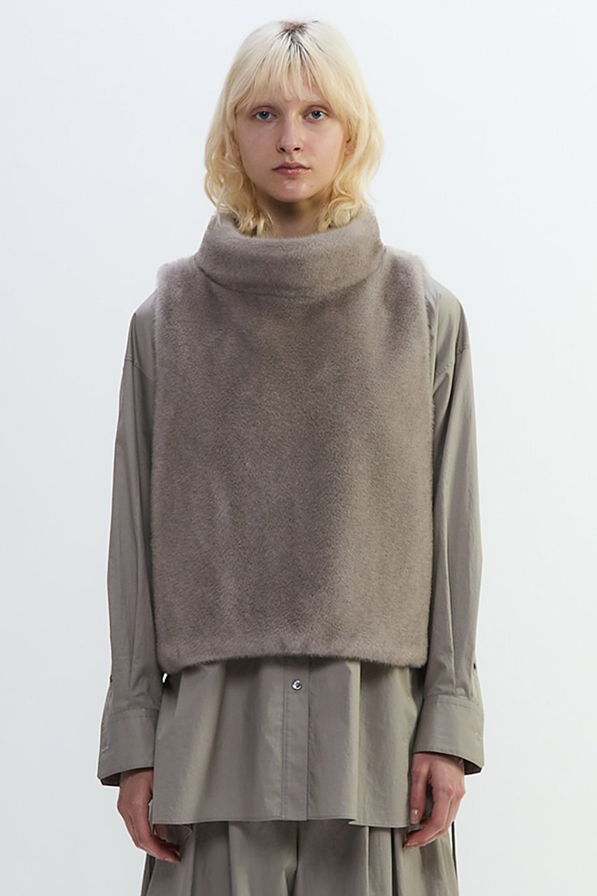 【プレインピープル/PLAIN PEOPLE】のフェイクファーオフタートルベスト インテリア・キッズ・メンズ・レディースファッション・服の通販 founy(ファニー) 　ファッション　Fashion　レディースファッション　Fashion for Women　アウター　Coat / Outerwear Collection　レディースジャケット・軽アウター　Jackets　2025年　2025　2025-2026秋冬・A/W　Autumn/Winter 2025–26 AW25–26　なめらか　Smooth, Silky Texture　ジャケット　Jacket, Outerwear　フェイクファー　Faux Fur, Imitation Fur　フランス　France, French　ベスト　Vest, Waistcoat　リアル　Real, Realistic　ワンポイント　One Point, Statement Accent　A/W・秋冬　Autumn/Winter　防寒　Cold Protection, Winter-Ready　グレー|ID: prp329100004627489 ipo3291000000033260254