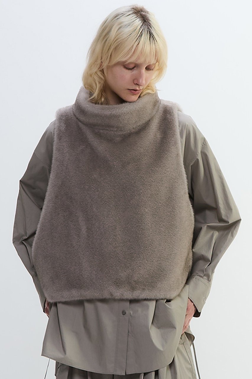 【プレインピープル/PLAIN PEOPLE】のフェイクファーオフタートルベスト 人気、トレンドファッション・服の通販 founy(ファニー) 　ファッション　Fashion　レディースファッション　Fashion for Women　アウター　Coat / Outerwear Collection　レディースジャケット・軽アウター　Jackets　2025年　2025　2025-2026秋冬・A/W　Autumn/Winter 2025–26 AW25–26　なめらか　Smooth, Silky Texture　ジャケット　Jacket, Outerwear　フェイクファー　Faux Fur, Imitation Fur　フランス　France, French　ベスト　Vest, Waistcoat　リアル　Real, Realistic　ワンポイント　One Point, Statement Accent　A/W・秋冬　Autumn/Winter　防寒　Cold Protection, Winter-Ready　other-4|ID: prp329100004627489 ipo3291000000033260257