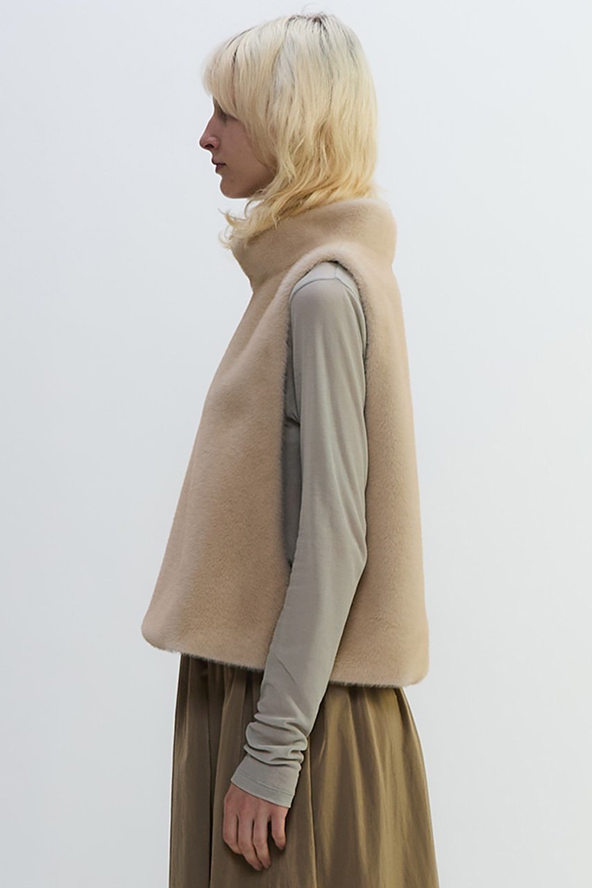 【プレインピープル/PLAIN PEOPLE】のフェイクファーオフタートルベスト 人気、トレンドファッション・服の通販 founy(ファニー) 　ファッション　Fashion　レディースファッション　Fashion for Women　アウター　Coat / Outerwear Collection　レディースジャケット・軽アウター　Jackets　なめらか　Smooth, Silky Texture　ジャケット　Jacket, Outerwear　フェイクファー　Faux Fur, Imitation Fur　フランス　France, French　ベスト　Vest, Waistcoat　リアル　Real, Realistic　ワンポイント　One Point, Statement Accent　防寒　Cold Protection, Winter-Ready　other-2|ID: prp329100004627489 ipo3291000000035277258