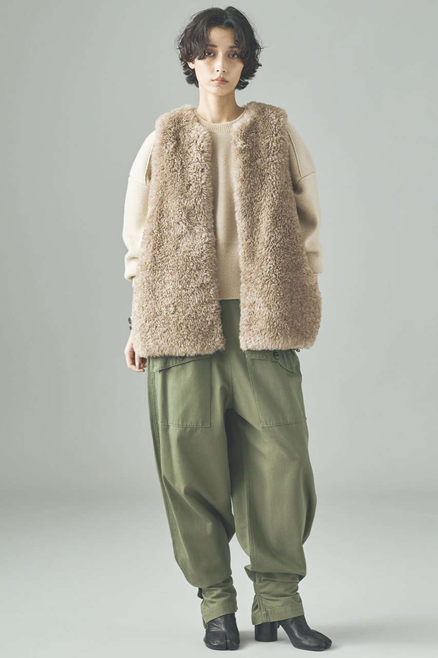 【カレンソロジー/Curensology】のリバーキルトファーベスト 人気、トレンドファッション・服の通販 founy(ファニー) 　ファッション　Fashion　レディースファッション　Fashion for Women　アウター　Coat / Outerwear Collection　レディースジャケット・軽アウター　Jackets　なめらか　Smooth, Silky Texture　イタリア　Italy　キルト　Quilt, Quilted Fabric　サテン　Satin, Glossy Fabric　シンプル　Simple, Minimal　ジップ　Zip, Zipper　ジャケット　Jacket, Outerwear　タフタ　Taffeta, Structured Fabric　バランス　Balance, Style Balance　フェイクファー　Faux Fur, Imitation Fur　ベスト　Vest, Waistcoat　エレガント 上品　Elegant　秋　Autumn　other-5|ID: prp329100004628587 ipo3291000000035651338