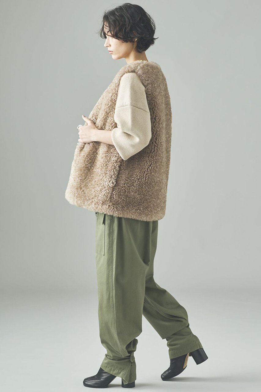 【カレンソロジー/Curensology】のリバーキルトファーベスト 人気、トレンドファッション・服の通販 founy(ファニー) 　ファッション　Fashion　レディースファッション　Fashion for Women　アウター　Coat / Outerwear Collection　レディースジャケット・軽アウター　Jackets　なめらか　Smooth, Silky Texture　イタリア　Italy　キルト　Quilt, Quilted Fabric　サテン　Satin, Glossy Fabric　シンプル　Simple, Minimal　ジップ　Zip, Zipper　ジャケット　Jacket, Outerwear　タフタ　Taffeta, Structured Fabric　バランス　Balance, Style Balance　フェイクファー　Faux Fur, Imitation Fur　ベスト　Vest, Waistcoat　エレガント 上品　Elegant　秋　Autumn　other-7|ID: prp329100004628587 ipo3291000000035651340