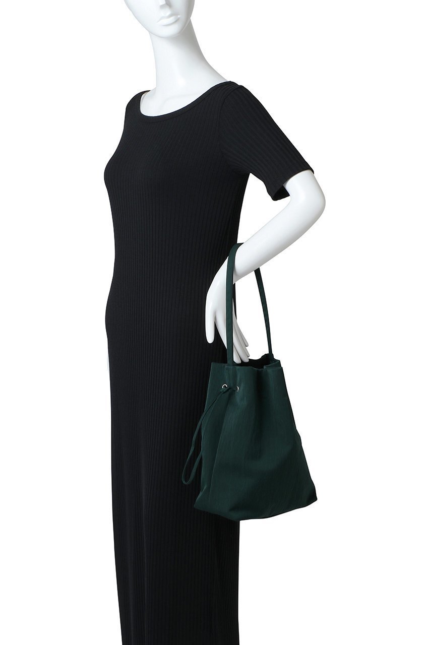 【メアリ オル ターナ/MARY AL TERNA】のWRAPPING リサイクルナイロンショルダートート M 人気、トレンドファッション・服の通販 founy(ファニー) 　ファッション　Fashion　レディースファッション　Fashion for Women　バッグ　Bags　2025年　2025　2025-2026秋冬・A/W　Autumn/Winter 2025–26 AW25–26　ショルダー　Shoulder, Shoulder Strap　スタイリッシュ　Stylish, Fashionable　巾着　Drawstring Bag, Kinchaku　A/W・秋冬　Autumn/Winter　other-3|ID: prp329100004630005 ipo3291000000033298288