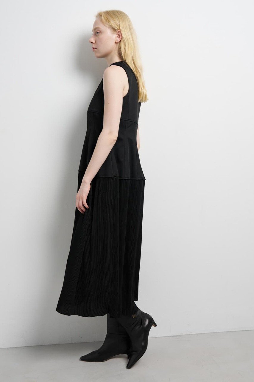 【ランバン オン ブルー/LANVIN en Bleu】のプリーツコンビマットサテンワンピース 人気、トレンドファッション・服の通販 founy(ファニー) 　ファッション　Fashion　レディースファッション　Fashion for Women　ワンピース　Dresses　チュニック　Tunic Tops & Dresses　コクーン　Cocoon, Cocoon Silhouette　サテン　Satin, Glossy Fabric　シェイプ　Shape, Slim Fit　シャドー　Shadow, Subtle Pattern　ストライプ　Stripe, Striped Pattern　ストレッチ　Stretch, Stretchy Fabric　チュニック　Tunic, Long Top　チュール　Tulip, Tulip Motif　ドッキング　Docking, Mixed Material　ドレス　Dress, One-Piece　ファブリック　Fabric, Textile　フォルム　Silhouette, Form　プリーツ　Pleats, Pleated　ミックス　Mix, Mixed Style　ロング　Long, Long-Length　新作・新入荷　New Arrivals / New In　other-2|ID: prp329100004630028 ipo3291000000033298475