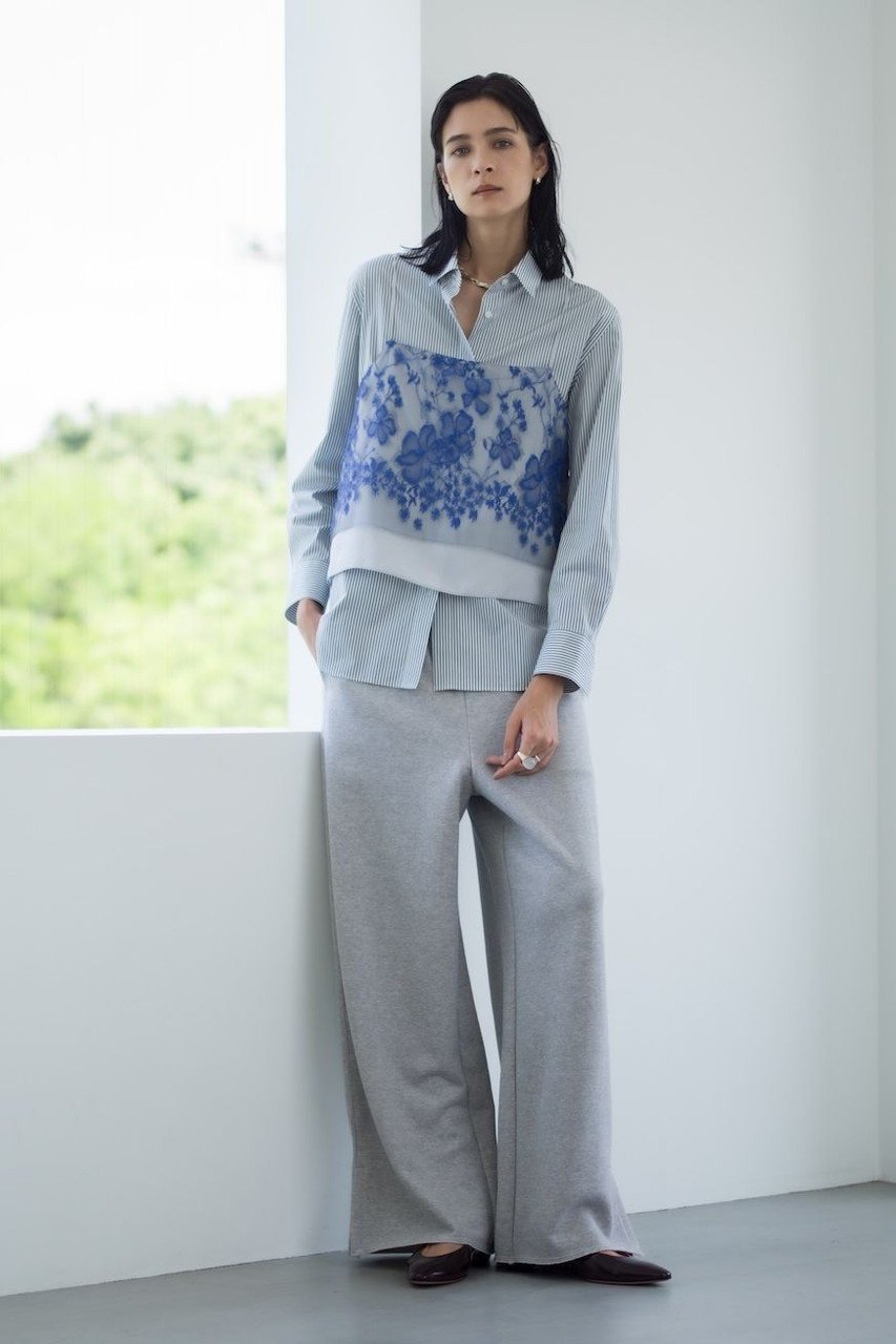 【エブール/ebure】のブルーフラワーレース キャミソール 人気、トレンドファッション・服の通販 founy(ファニー) 　ファッション　Fashion　レディースファッション　Fashion for Women　トップス・カットソー　Cut & Sew Tops　キャミソール&ノースリーブ　Camisoles & Sleeveless Tops　シャツ・ブラウス・オフィスカジュアル　Elegant Blouses & Button-Ups　おすすめ　Recommended / Our Picks　インナー　Innerwear　カットソー　Cut and Sewn Top　キャミソール　Camisole, Spaghetti Strap Top　シルク　Silk, 100% Silk　ジャケット　Jacket, Outerwear　ノースリーブ　Sleeveless, No-Sleeve　フランス　France, French　マニッシュ　Mannish, Boyish　レース　Lace, Lace Fabric　other-6|ID: prp329100004630053 ipo3291000000035723315