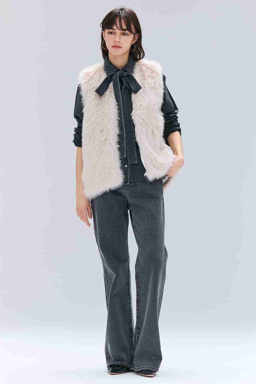 【ベイジ,/BEIGE,】のELSA(エルザ)/フェイクファージレ 人気、トレンドファッション・服の通販 founy(ファニー) 　ファッション　Fashion　レディースファッション　Fashion for Women　アウター　Coat / Outerwear Collection　レディースジャケット・軽アウター　Jackets　2025年　2025　2025-2026秋冬・A/W　Autumn/Winter 2025–26 AW25–26　シンプル　Simple, Minimal　ジャケット　Jacket, Outerwear　ベスト　Vest, Waistcoat　リュクス　Luxury, Elegant, High-End, Chic　A/W・秋冬　Autumn/Winter　other-2|ID: prp329100004630068 ipo3291000000033298837