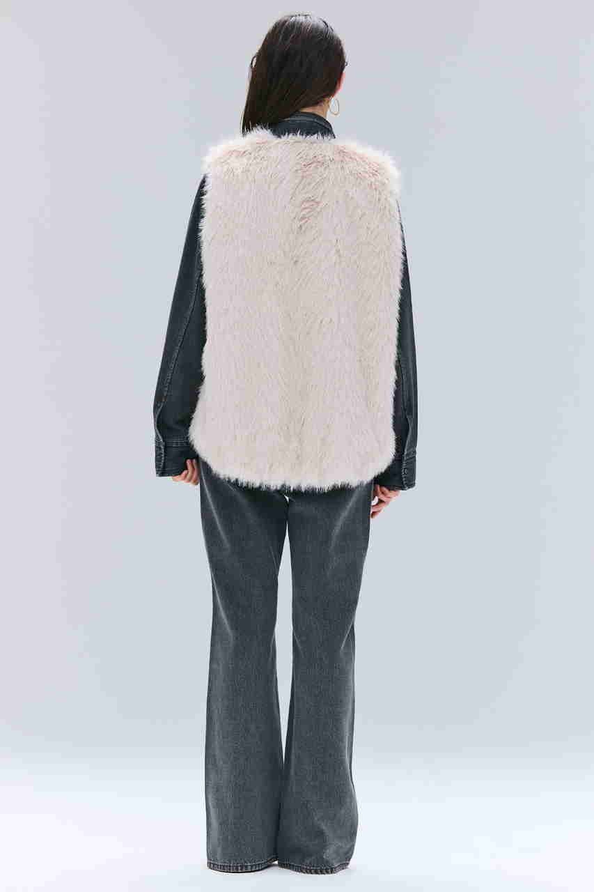 【ベイジ,/BEIGE,】のELSA(エルザ)/フェイクファージレ 人気、トレンドファッション・服の通販 founy(ファニー) 　ファッション　Fashion　レディースファッション　Fashion for Women　アウター　Coat / Outerwear Collection　レディースジャケット・軽アウター　Jackets　2025年　2025　2025-2026秋冬・A/W　Autumn/Winter 2025–26 AW25–26　シンプル　Simple, Minimal　ジャケット　Jacket, Outerwear　ベスト　Vest, Waistcoat　リュクス　Luxury, Elegant, High-End, Chic　A/W・秋冬　Autumn/Winter　other-3|ID: prp329100004630068 ipo3291000000033298838