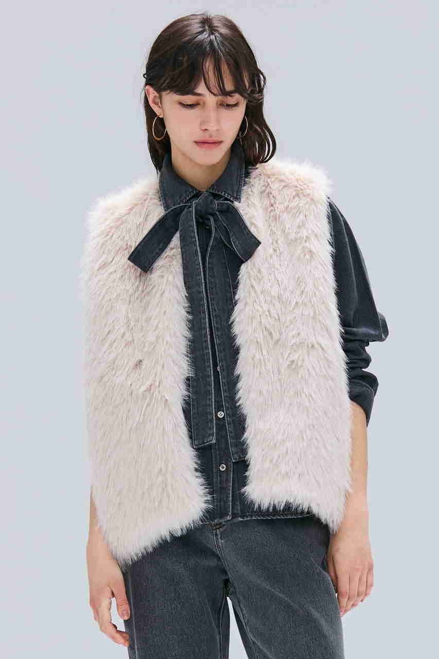 【ベイジ,/BEIGE,】のELSA(エルザ)/フェイクファージレ 人気、トレンドファッション・服の通販 founy(ファニー) 　ファッション　Fashion　レディースファッション　Fashion for Women　アウター　Coat / Outerwear Collection　レディースジャケット・軽アウター　Jackets　2025年　2025　2025-2026秋冬・A/W　Autumn/Winter 2025–26 AW25–26　シンプル　Simple, Minimal　ジャケット　Jacket, Outerwear　ベスト　Vest, Waistcoat　リュクス　Luxury, Elegant, High-End, Chic　A/W・秋冬　Autumn/Winter　other-4|ID: prp329100004630068 ipo3291000000033298839