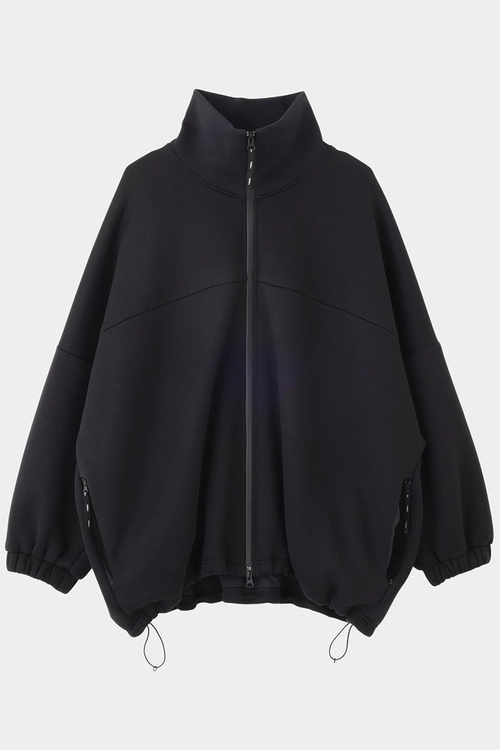 【ル フィル/LE PHIL】の《LE PHIL SPORTS》テックダンボールスタンドカラーブルゾン インテリア・キッズ・メンズ・レディースファッション・服の通販 founy(ファニー) https://founy.com/ ファッション Fashion レディースファッション Fashion for Women アウター Coat / Outerwear Collection レディースジャケット・軽アウター Jackets ブルゾンジャケット・スポーティアウター Blouson Jackets ギャザー Gathered, Ruffled ジャケット Jacket, Outerwear スポーティ Sporty, Casual Athletic ビッグ Big, Oversized フォルム Silhouette, Form ブルゾン Blouson, Bomber Jacket レイン Rain, Rainproof ワイド Wide, Wide Fit 軽量 Lightweight, Ultra Light |ID: prp329100004630158 ipo3291000000033299669