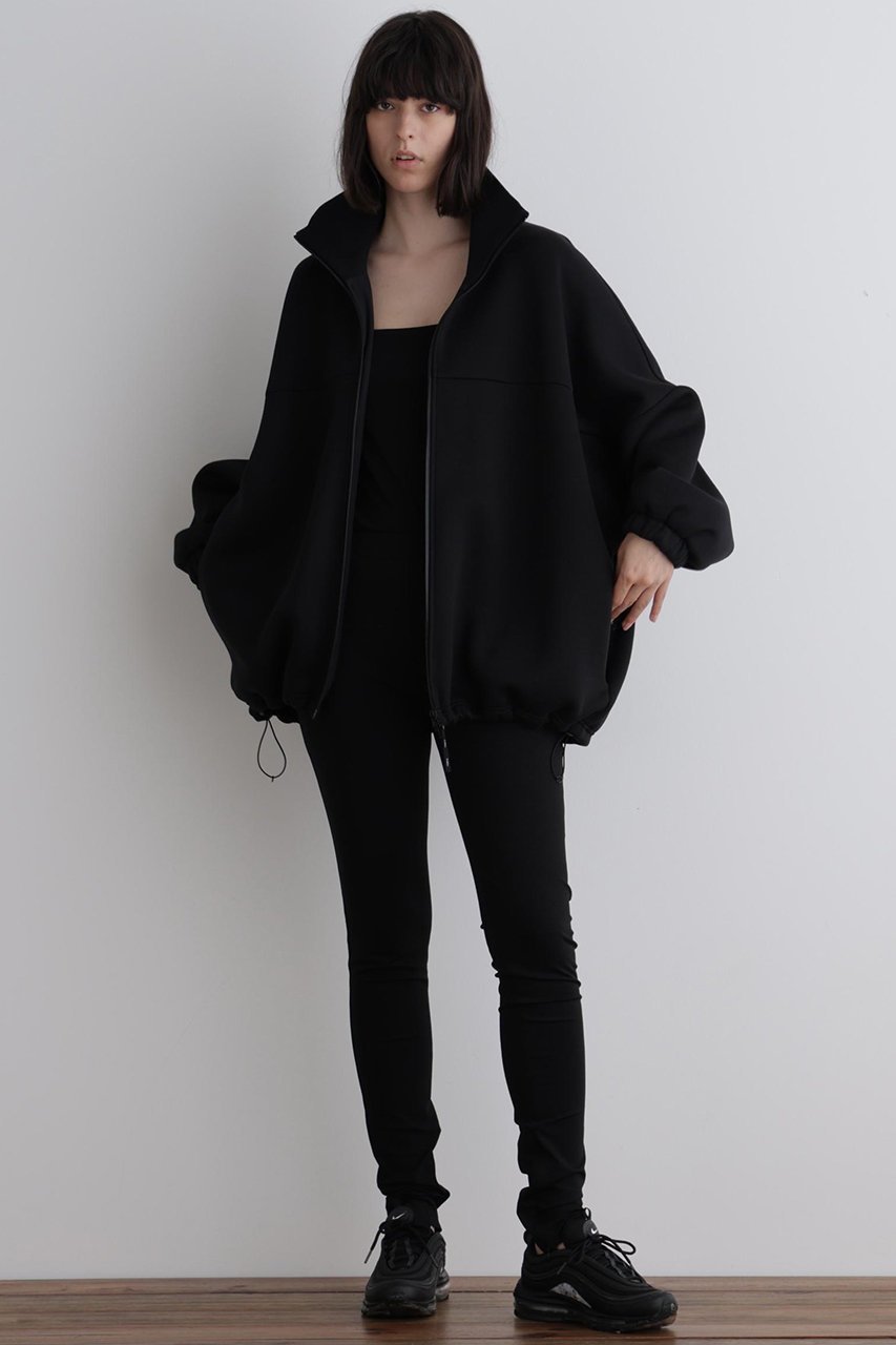 【ル フィル/LE PHIL】の《LE PHIL SPORTS》テックダンボールスタンドカラーブルゾン 人気、トレンドファッション・服の通販 founy(ファニー) 　ファッション　Fashion　レディースファッション　Fashion for Women　アウター　Coat / Outerwear Collection　レディースジャケット・軽アウター　Jackets　ブルゾンジャケット・スポーティアウター　Blouson Jackets　ギャザー　Gathered, Ruffled　ジャケット　Jacket, Outerwear　スポーティ　Sporty, Casual Athletic　ビッグ　Big, Oversized　フォルム　Silhouette, Form　ブルゾン　Blouson, Bomber Jacket　レイン　Rain, Rainproof　ワイド　Wide, Wide Fit　軽量　Lightweight, Ultra Light　other-4|ID: prp329100004630158 ipo3291000000033299673