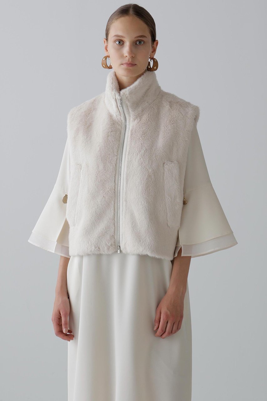 【アドーア/ADORE】のフェイクファーベスト 人気、トレンドファッション・服の通販 founy(ファニー) 　ファッション　Fashion　レディースファッション　Fashion for Women　アウター　Coat / Outerwear Collection　レディースジャケット・軽アウター　Jackets　ジャケット　Jacket, Outerwear　フェイクファー　Faux Fur, Imitation Fur　ベスト　Vest, Waistcoat　ボトム　Bottoms, Lower Wear　リュクス　Luxury, Elegant, High-End, Chic　エレガント 上品　Elegant　other-2|ID: prp329100004630166 ipo3291000000033299736