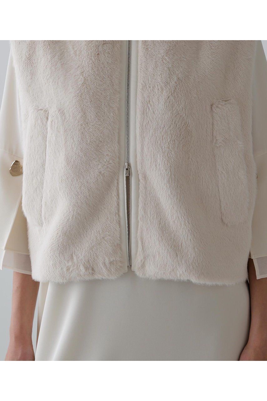 【アドーア/ADORE】のフェイクファーベスト 人気、トレンドファッション・服の通販 founy(ファニー) 　ファッション　Fashion　レディースファッション　Fashion for Women　アウター　Coat / Outerwear Collection　レディースジャケット・軽アウター　Jackets　ジャケット　Jacket, Outerwear　フェイクファー　Faux Fur, Imitation Fur　ベスト　Vest, Waistcoat　ボトム　Bottoms, Lower Wear　リュクス　Luxury, Elegant, High-End, Chic　エレガント 上品　Elegant　other-8|ID: prp329100004630166 ipo3291000000033299742