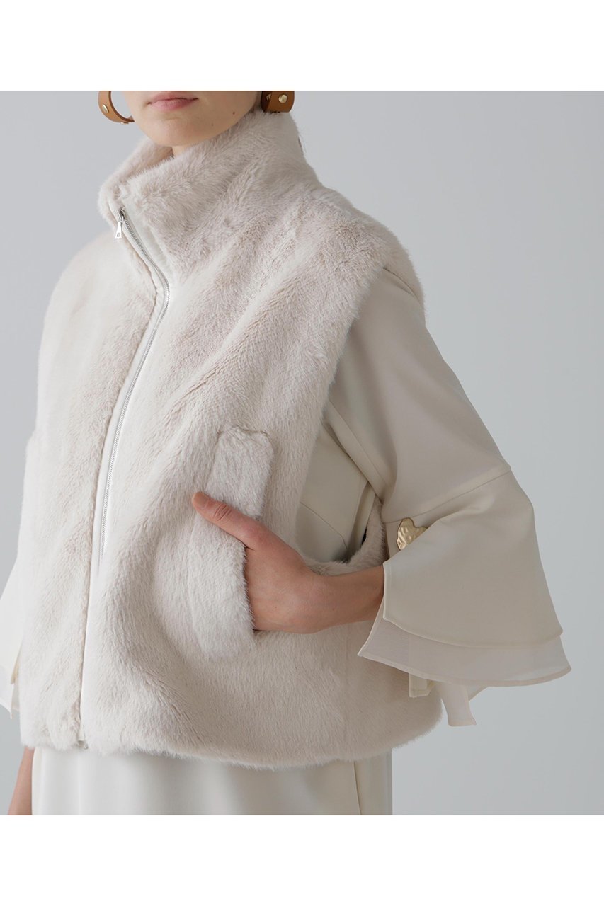 【アドーア/ADORE】のフェイクファーベスト 人気、トレンドファッション・服の通販 founy(ファニー) 　ファッション　Fashion　レディースファッション　Fashion for Women　アウター　Coat / Outerwear Collection　レディースジャケット・軽アウター　Jackets　ジャケット　Jacket, Outerwear　フェイクファー　Faux Fur, Imitation Fur　ベスト　Vest, Waistcoat　ボトム　Bottoms, Lower Wear　リュクス　Luxury, Elegant, High-End, Chic　エレガント 上品　Elegant　other-7|ID: prp329100004630166 ipo3291000000035948538