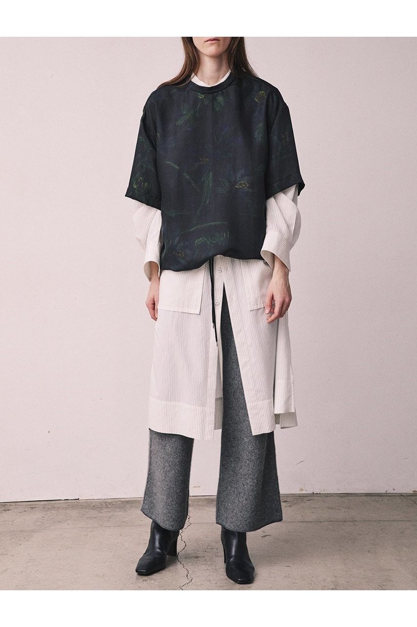 【ニアー ニッポン/near.nippon】のボタニカルプリント オーバーTシャツ 人気、トレンドファッション・服の通販 founy(ファニー) 　ファッション　Fashion　レディースファッション　Fashion for Women　トップス・カットソー　Cut & Sew Tops　シャツ・ブラウス・オフィスカジュアル　Elegant Blouses & Button-Ups　ロングTシャツ・Tシャツ　Longline T-Shirts & Tees　カットソー・ベーシックTシャツ　Cut-and-Sewn Tops / Stretch Tees & Basics　2025年　2025　2025-2026秋冬・A/W　Autumn/Winter 2025–26 AW25–26　なめらか　Smooth, Silky Texture　インナー　Innerwear　カットソー　Cut and Sewn Top　キュプラ　Cupro, Eco Fabric　コクーン　Cocoon, Cocoon Silhouette　ショート　Short, Short Length　スリーブ　Sleeve, Long Sleeve / Short Sleeve　ツイル　Twist, Twisted Detail　ドローコード　Drawcord, Drawstring Cord　ハイネック　High Neck, Mock Neck　フォーマル　Formal, Dressy　ボタニカル　Botanical, Floral Pattern　マニッシュ　Mannish, Boyish　リラックス　Relax, Relaxed Fit　エレガント 上品　Elegant　A/W・秋冬　Autumn/Winter　other-7|ID: prp329100004630770 ipo3291000000033313048
